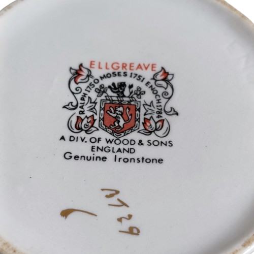 Voir photo 3 de Grande tasse ou mug : A DIV. OF WOOD & SONS ENGLAND GENUINE IRONSTONE avec contours dorés Grande tasse ou mug : A DIV. OF WOOD & SONS ENGLAND GENUINE IRONSTONE avec contours dorés reconditionné photo 3