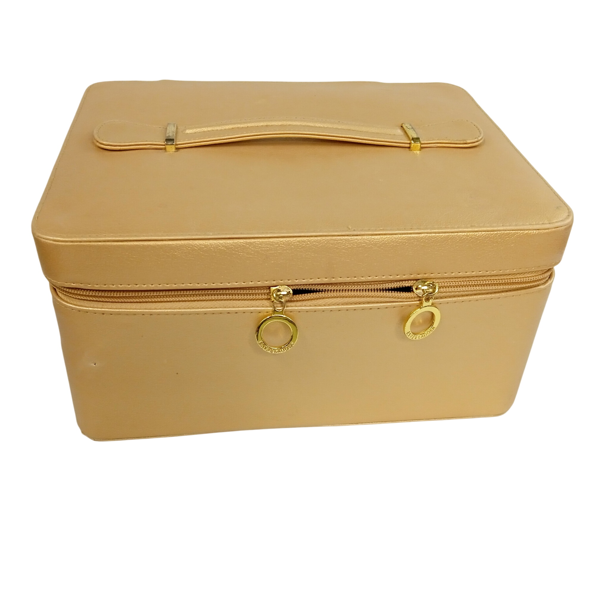 Grande trousse de voyage ESTEE LAUDER style rétro en similicuir doré Bon état - 22,00 € Grande trousse de voyage ESTEE LAUDER style rétro en similicuir doré Bon état reconditionné disponible sur Label Emmaüs