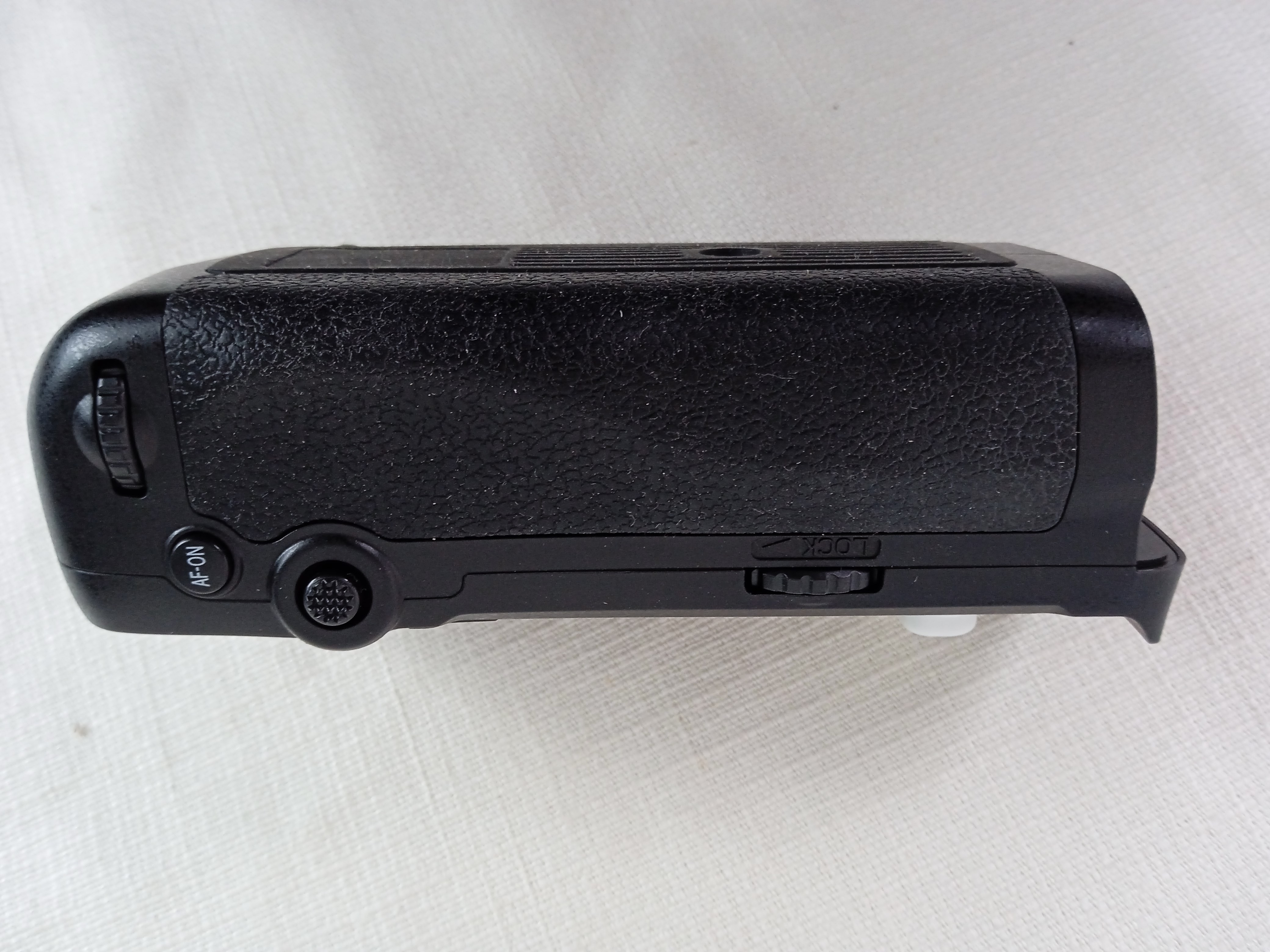 Voir photo 5 de Grip d'alimentation Cellonic MB-D17 pour appareil photo Nikon DS500 Grip d'alimentation Cellonic MB-D17 pour appareil photo Nikon DS500 Bon état reconditionné photo 5