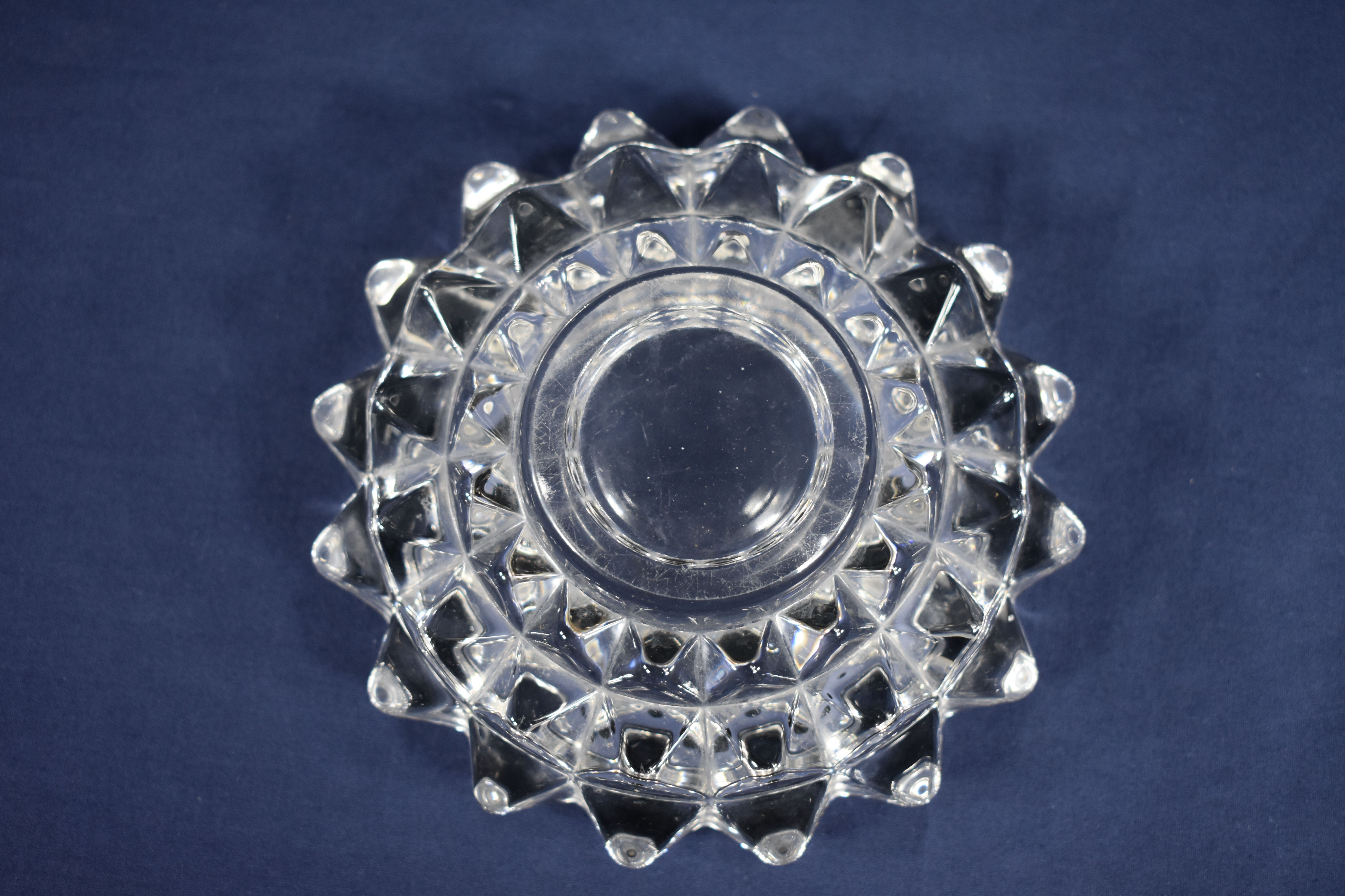 Voir photo 7 de Gros cendrier en verre plein, hauteur 5 et diamètre 16 cm. Gros cendrier en verre plein, hauteur 5 et diamètre 16 cm. Bon état reconditionné photo 7