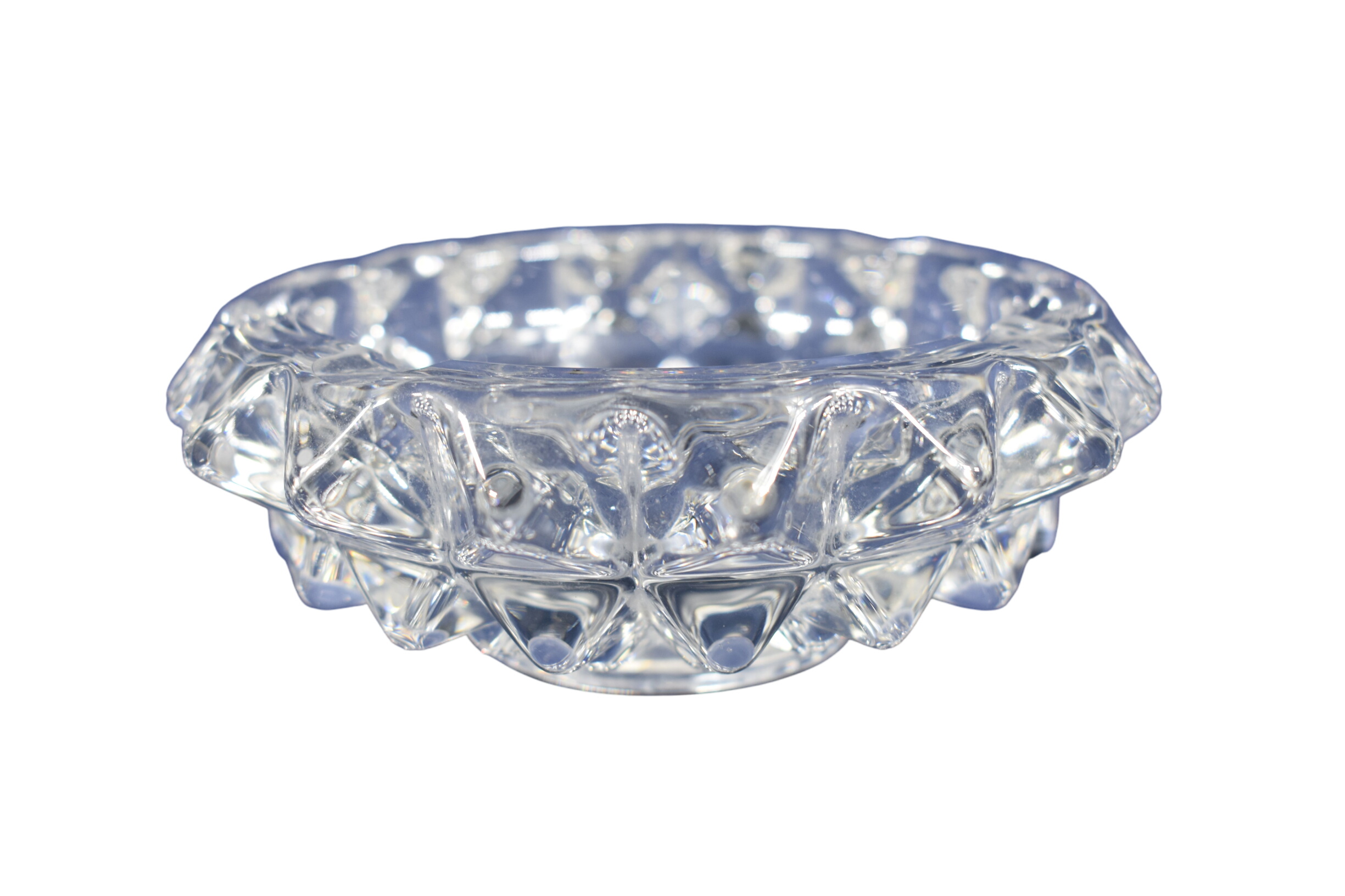 Gros cendrier en verre plein, hauteur 5 et diamètre 16 cm. Bon état - 11,00 € Gros cendrier en verre plein, hauteur 5 et diamètre 16 cm. Bon état reconditionné disponible sur Label Emmaüs