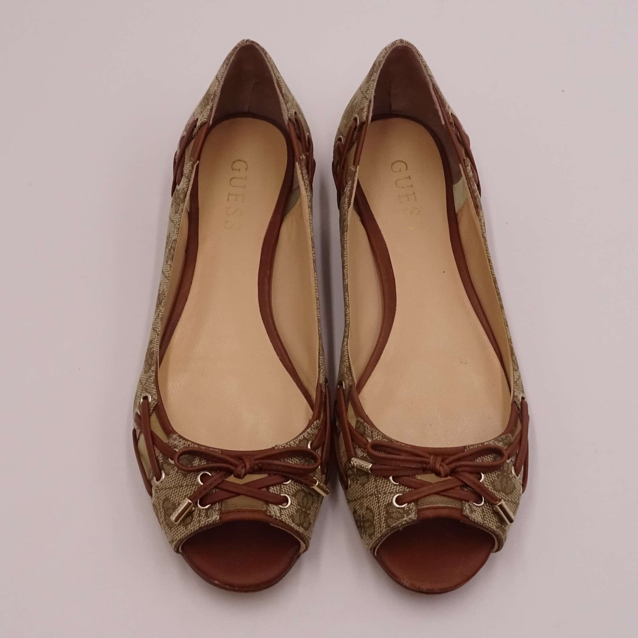 Voir photo 3 de GUESS Sandales ouvertes taille 38 GUESS Sandales ouvertes taille 38 Bon état reconditionné photo 3