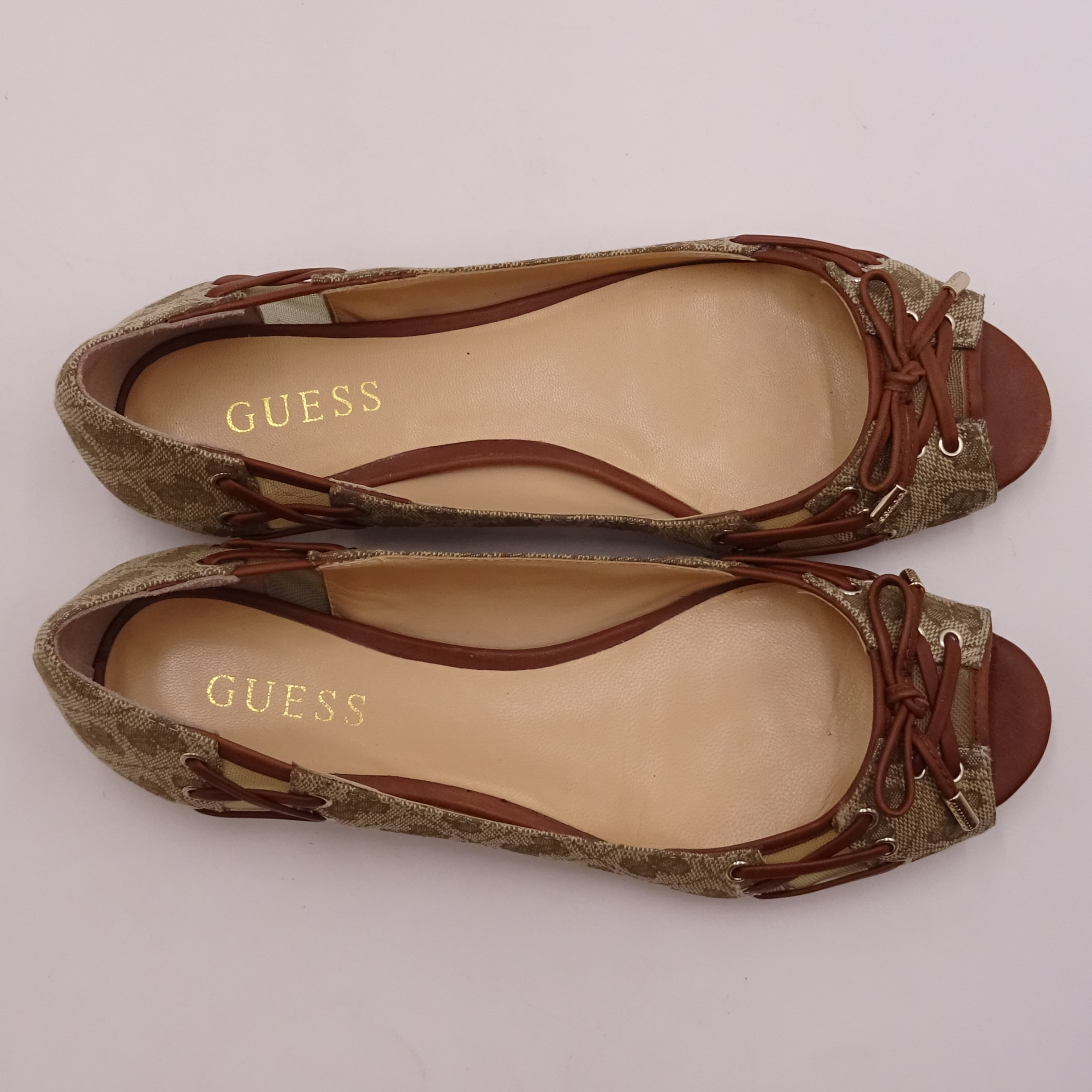 Voir photo 5 de GUESS Sandales ouvertes taille 38 GUESS Sandales ouvertes taille 38 Bon état reconditionné photo 5