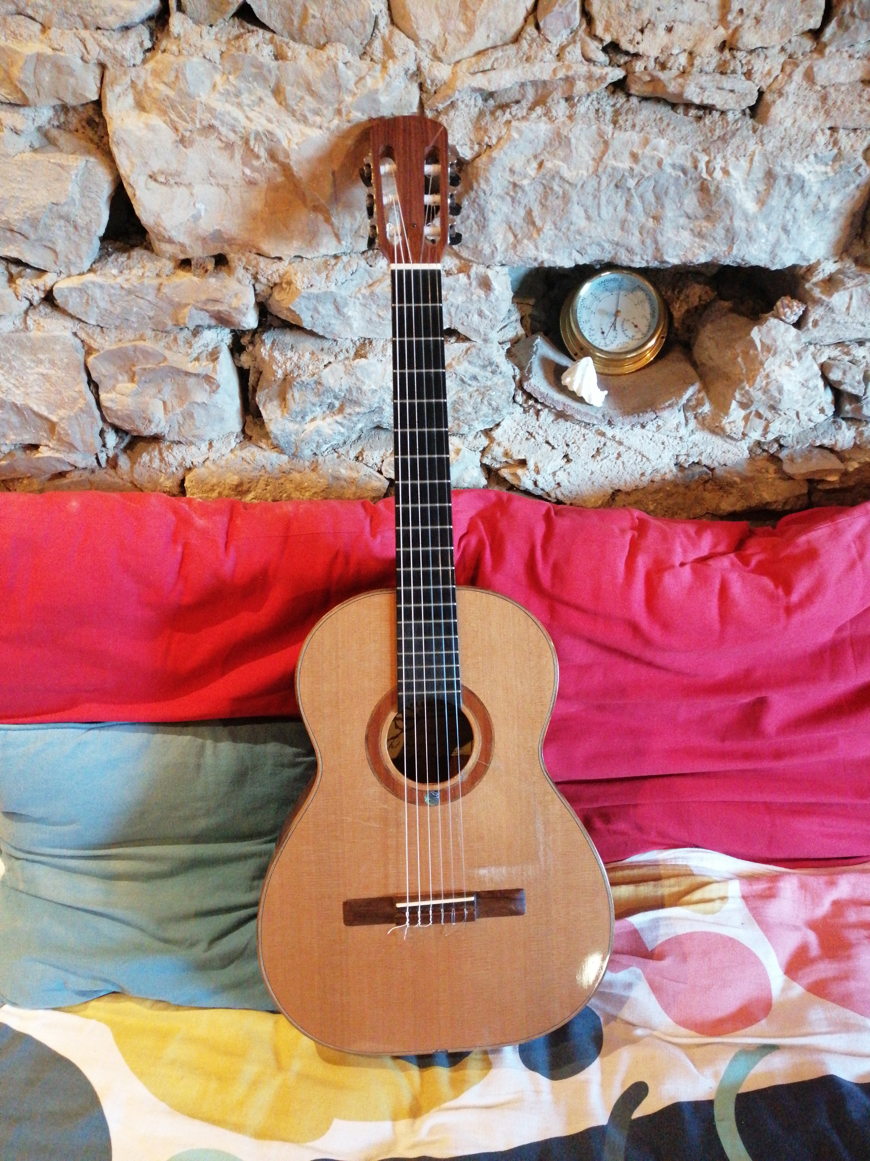 Guitare classique Huchard Très bon état reconditionné disponible sur Zic Ethic