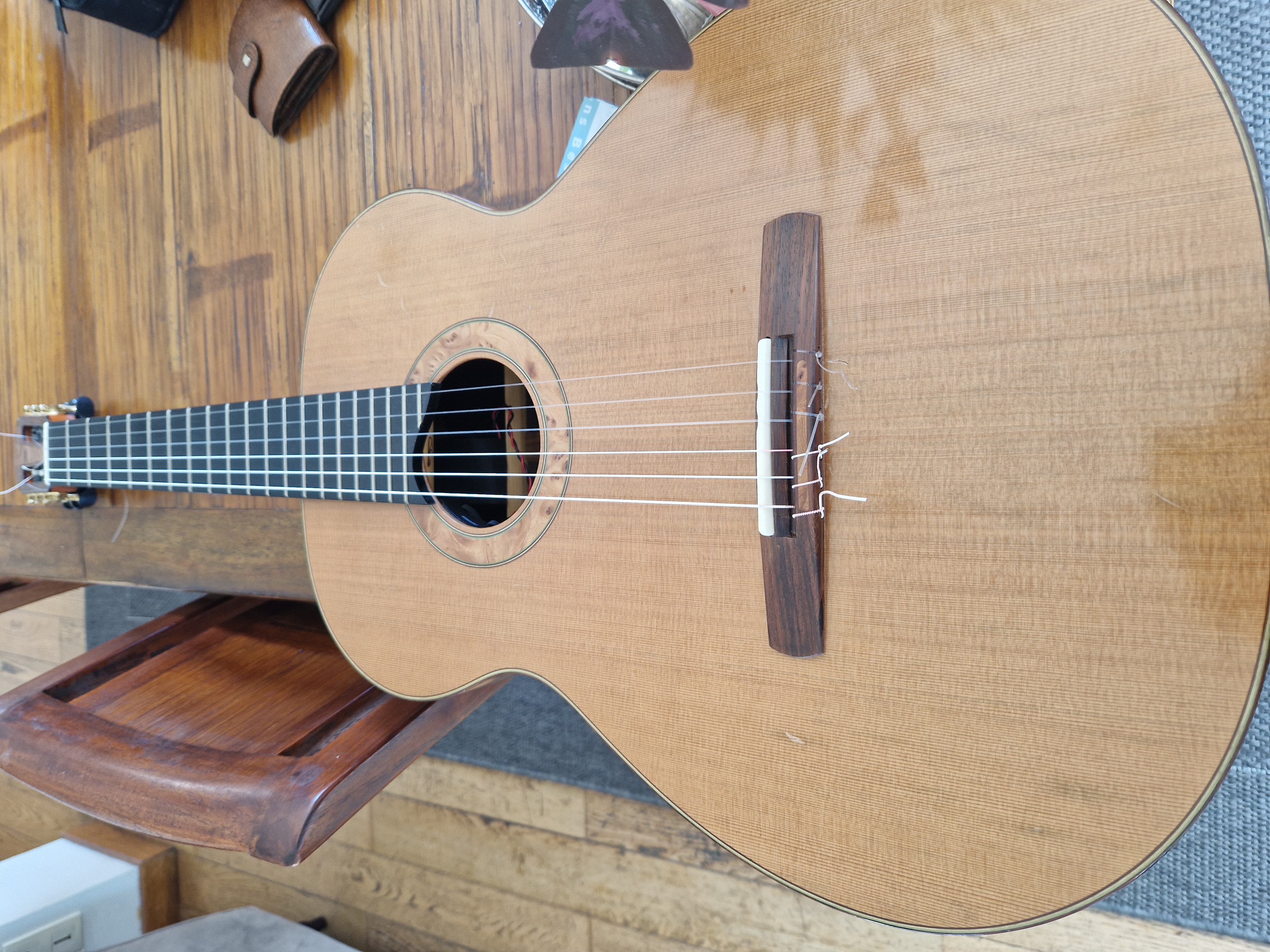 Guitare classique Jean-Marie Fouilleul Très bon état reconditionné disponible sur Zic Ethic