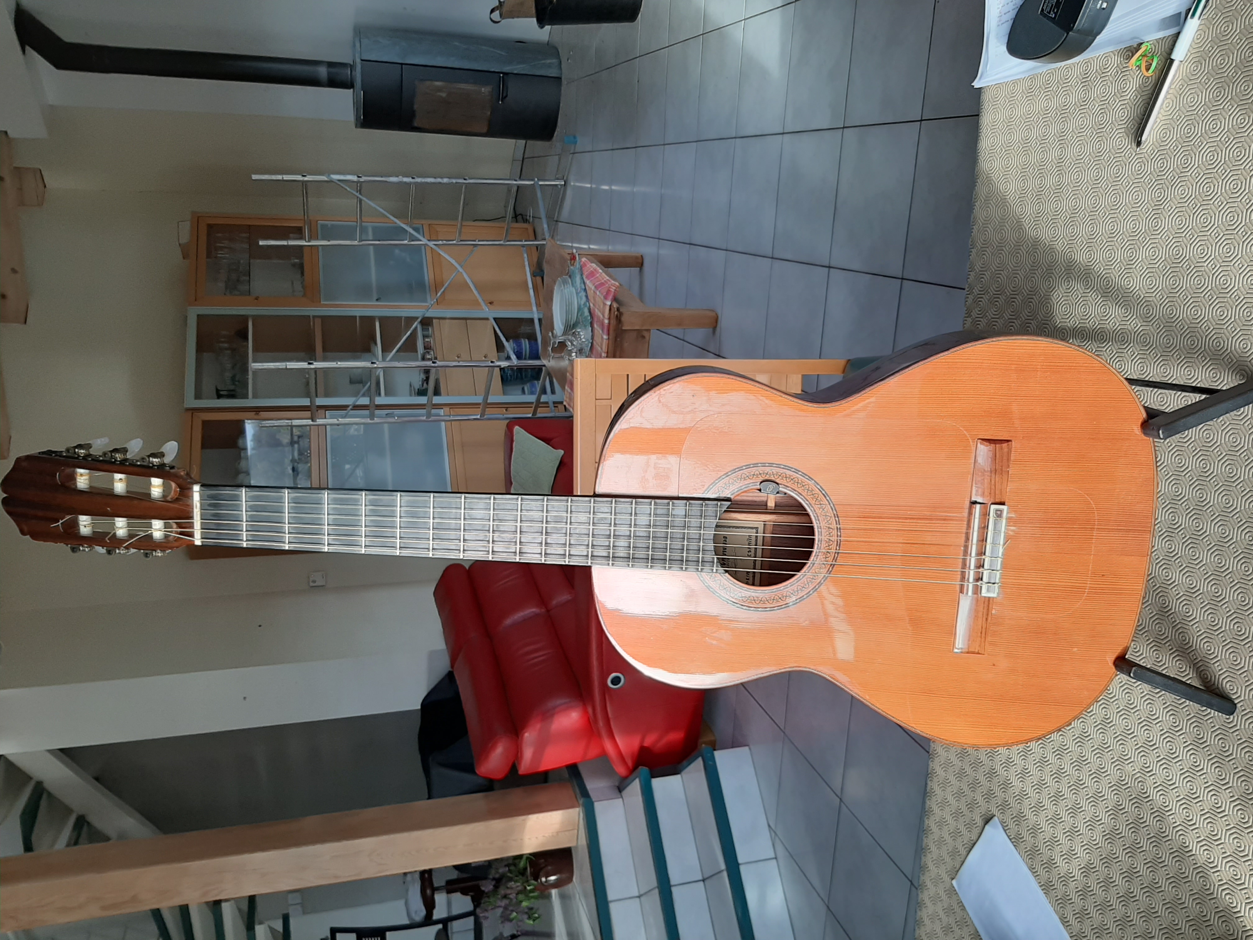 Guitare classique Raimundo d'étude en cèdre massif Bon état reconditionné disponible sur Zic Ethic