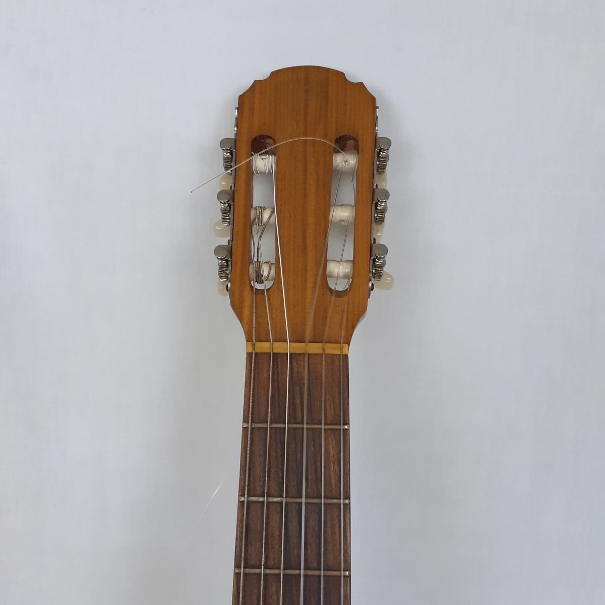 Voir photo 6 de Guitare classique vintage Giannini - Série Estudo (Modèle AWNE 71) - Fabriquée au Brésil - Années 70/80 Guitare classique vintage Giannini - Série Estudo (Modèle AWNE 71) - Fabriquée au Brésil - Années 70/80 Très bon état reconditionné photo 6