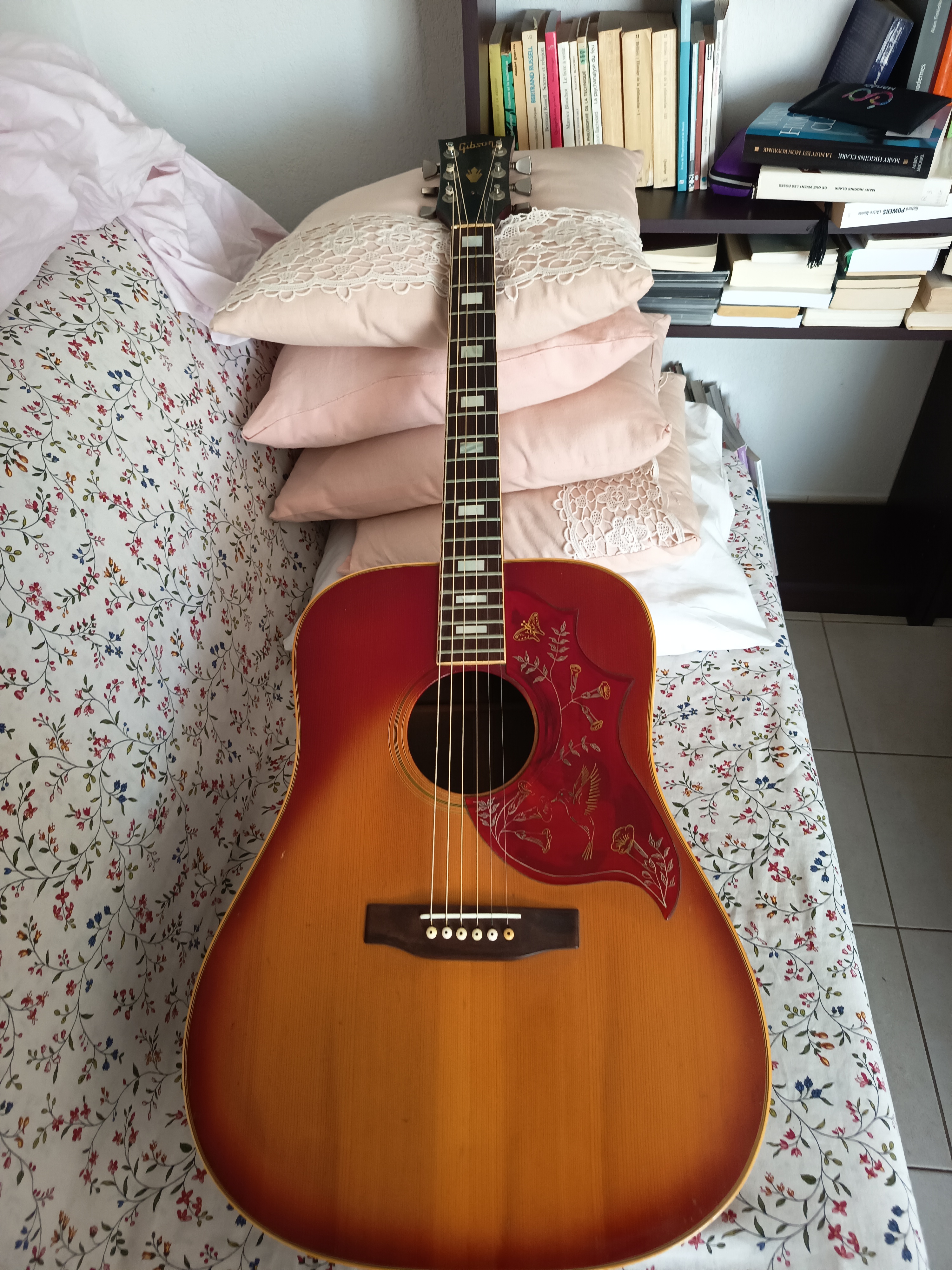 Guitare Gibson Hummingbird Bon état - 4500,00 € Guitare Gibson Hummingbird Bon état reconditionné disponible sur Zic Ethic