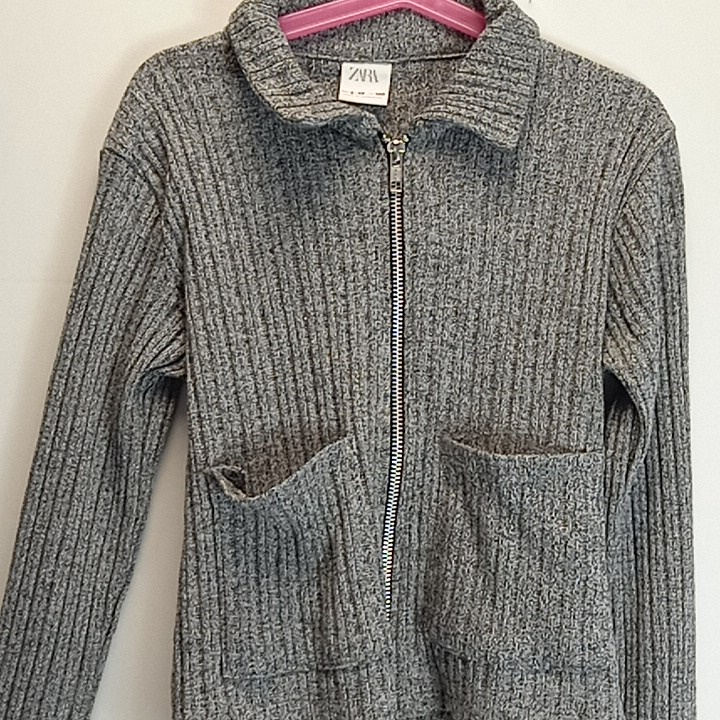 Voir photo 3 de Haut à fermeture Éclair twin set "ZARA" (Taille 9-10 ans CM 140) Haut à fermeture Éclair twin set "ZARA" (Taille 9-10 ans CM 140) Bon état reconditionné photo 3