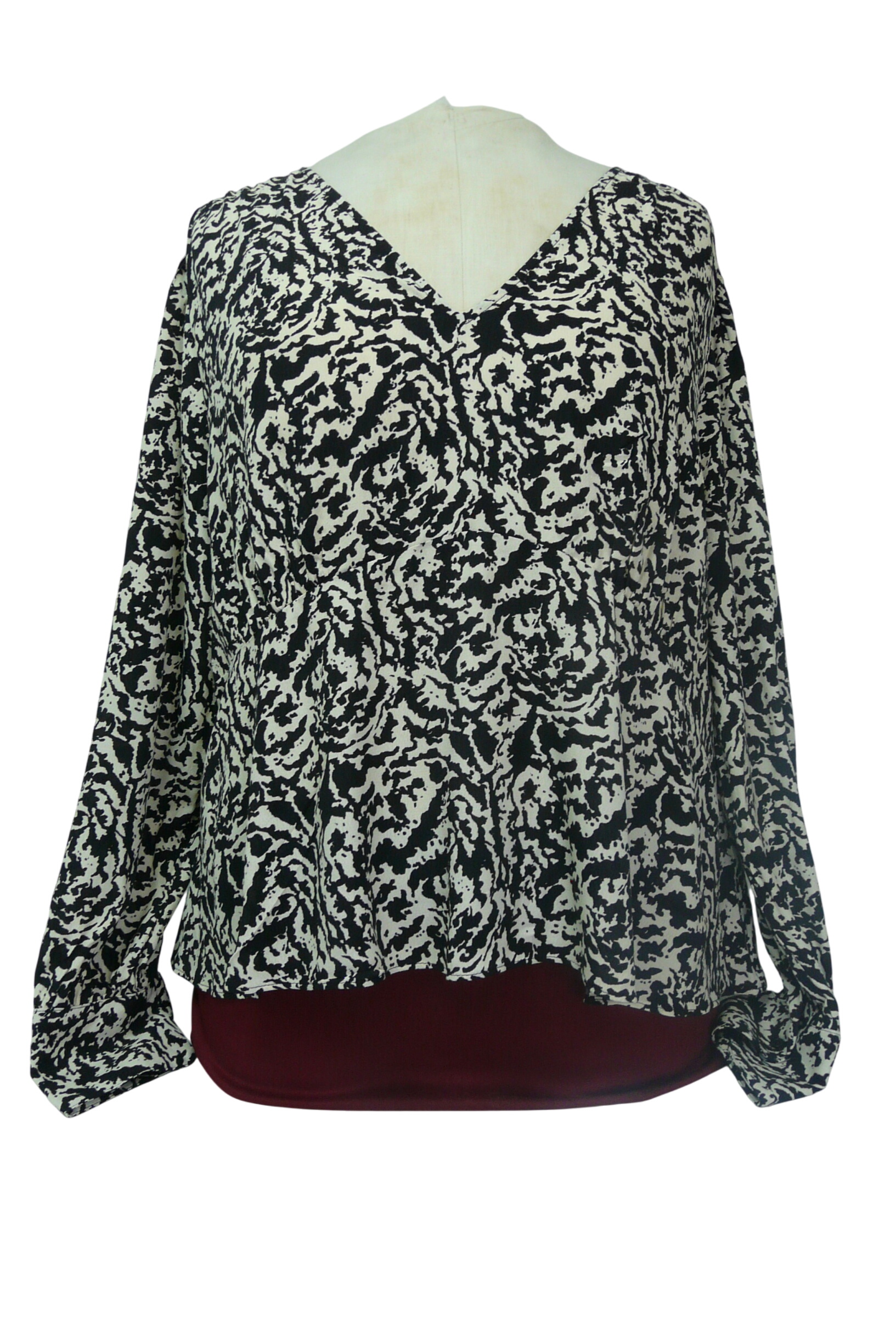 Acheter HF107 - Top imprimé - H&M - Taille XL Parfait état - 11,00 € HF107 - Top imprimé - H&M - Taille XL Parfait état reconditionné disponible sur Label Emmaüs