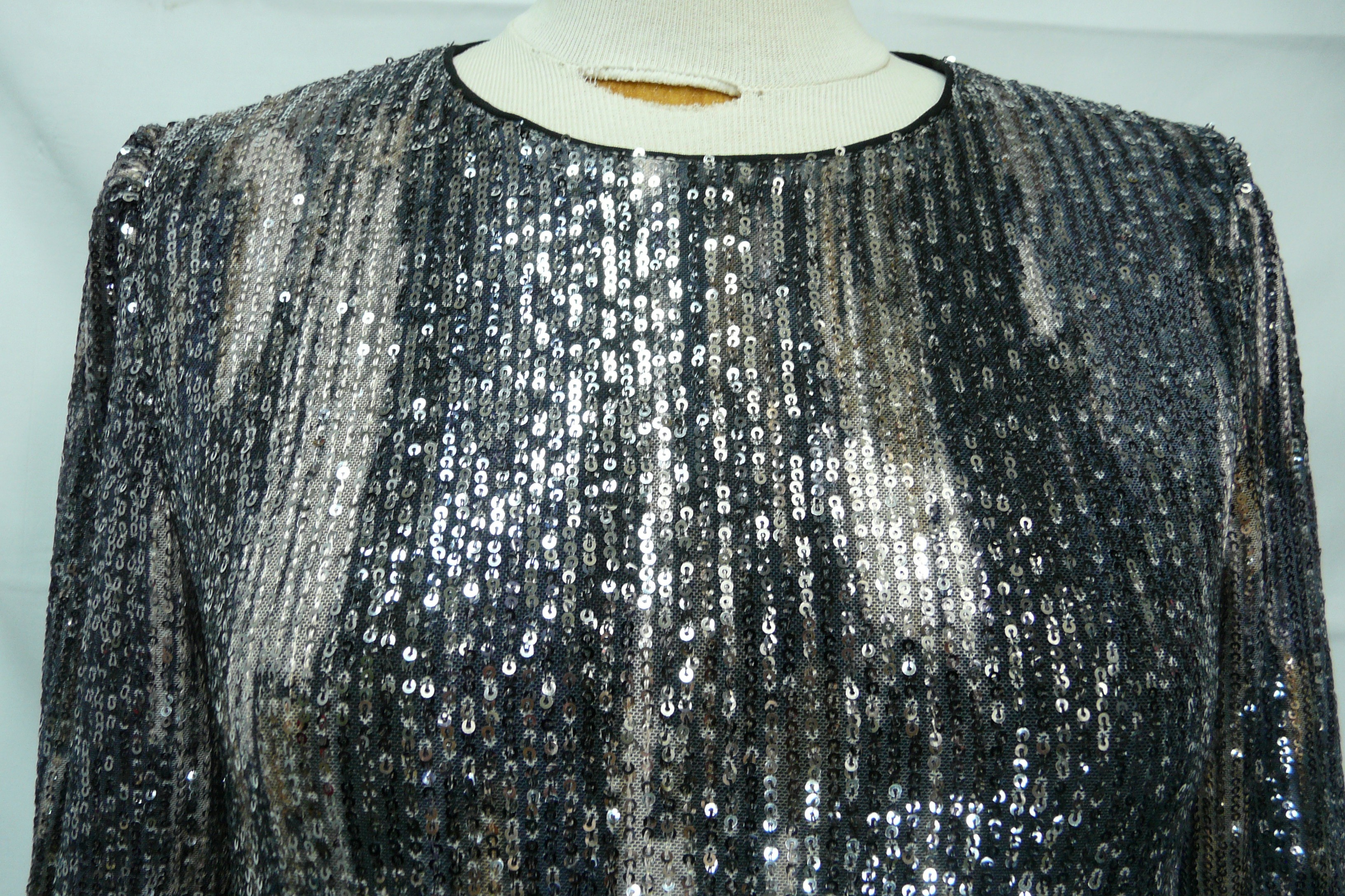 Voir photo 7 de HF173 - Top à sequins - Grace & Mila Paris - Taille S HF173 - Top à sequins - Grace & Mila Paris - Taille S Très bon état reconditionné photo 7
