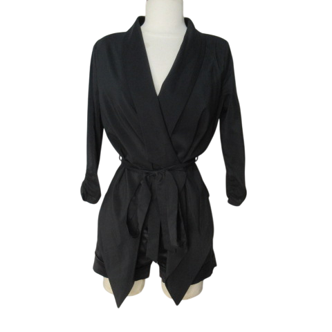 Acheter HF18 - Veste légère satiné - Eva & Lola - Taille S Très bon état - 11,00 € HF18 - Veste légère satiné - Eva & Lola - Taille S Très bon état reconditionné disponible sur Label Emmaüs