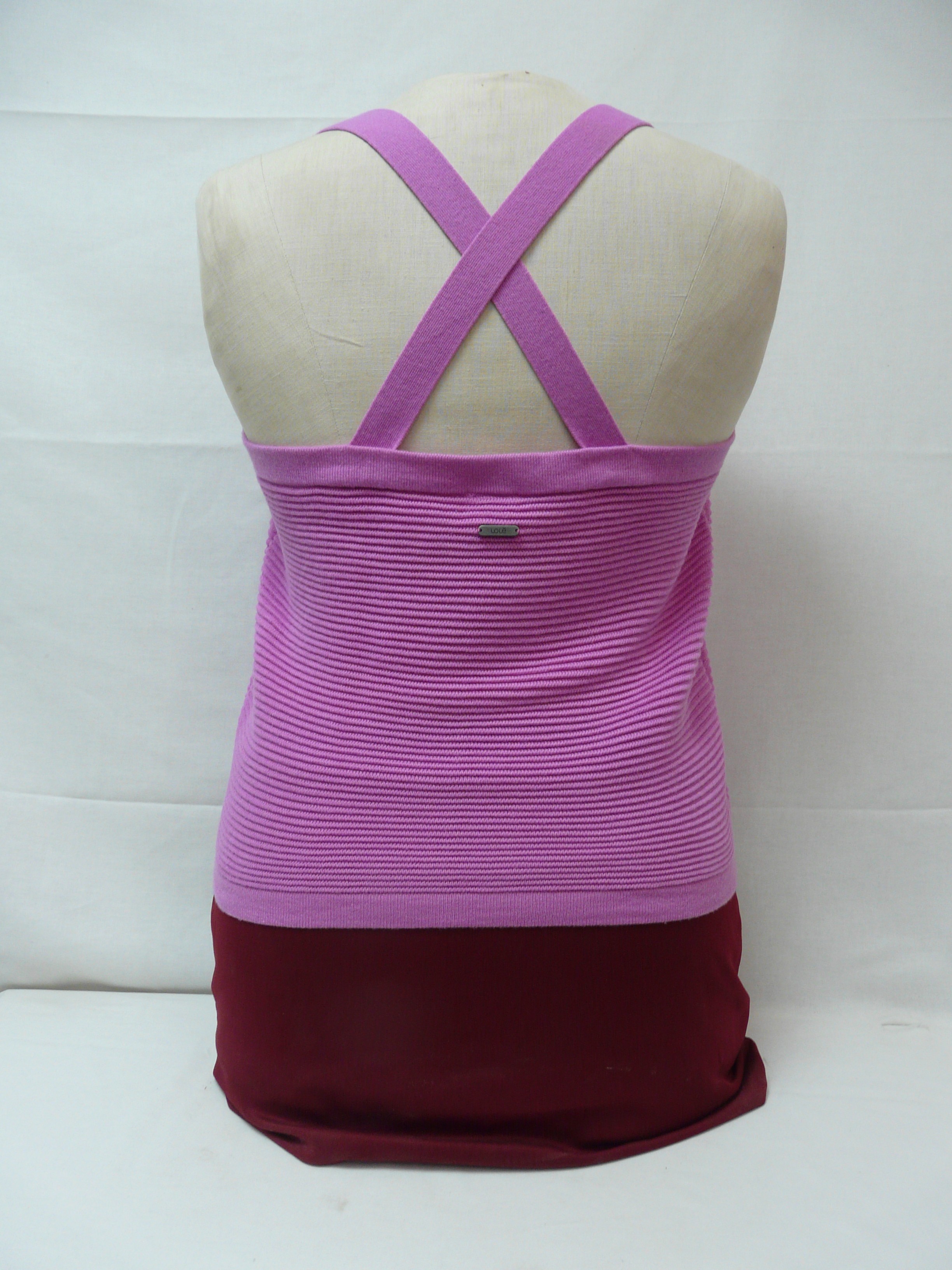 Voir photo 2 de HF253 - Top en maille - Lolë - Taille XL HF253 - Top en maille - Lolë - Taille XL Très bon état reconditionné photo 2