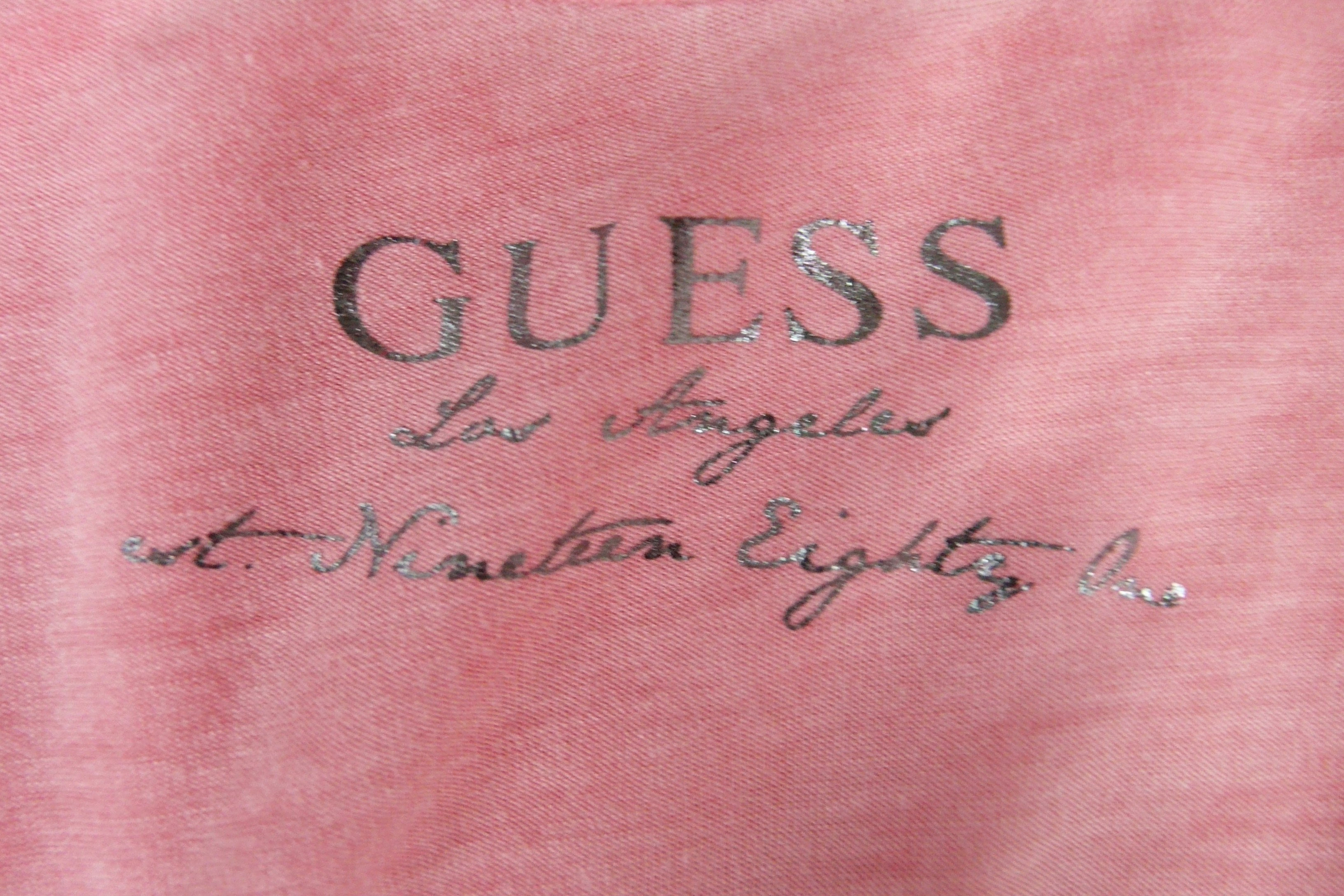 Voir photo 7 de HF280 - T-shirt long - Guess Los Angeles - Taille 38 HF280 - T-shirt long - Guess Los Angeles - Taille 38 Très bon état reconditionné photo 7