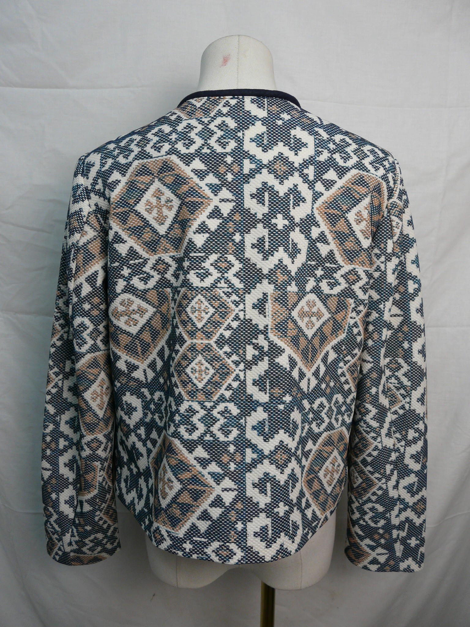 Voir photo 2 de HF296 - Veste ouverte - H&M - Taille 38 HF296 - Veste ouverte - H&M - Taille 38 Très bon état reconditionné photo 2