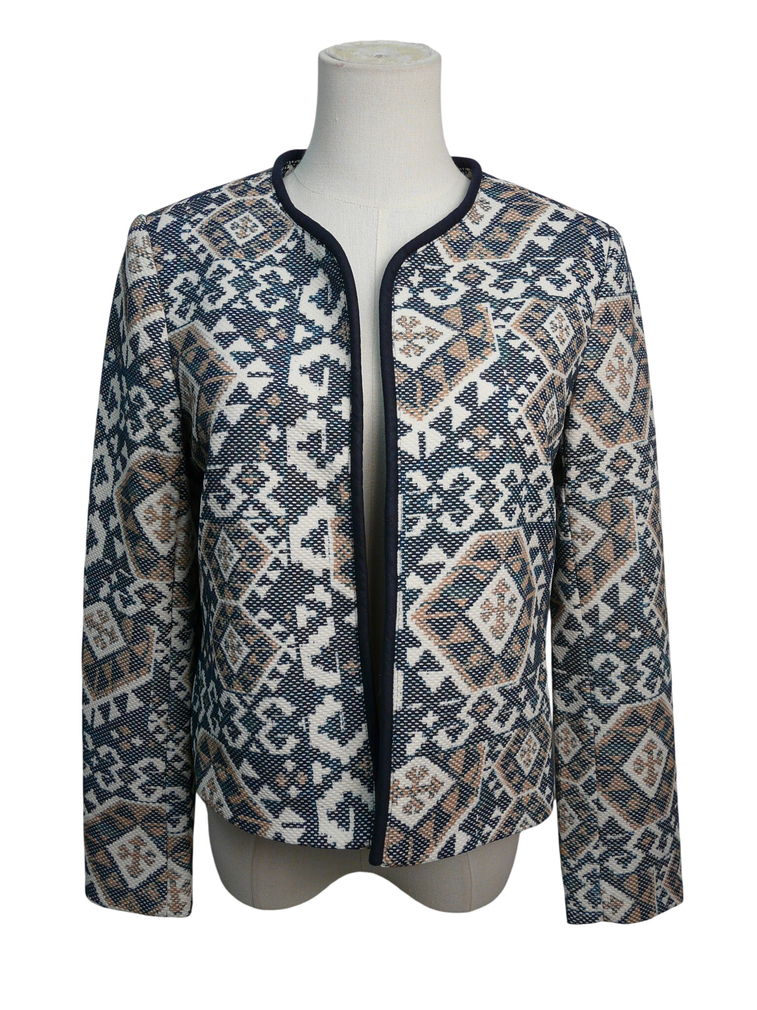 HF296 - Veste ouverte - H&M - Taille 38 Très bon état - 10,00 € HF296 - Veste ouverte - H&M - Taille 38 Très bon état reconditionné disponible sur Label Emmaüs