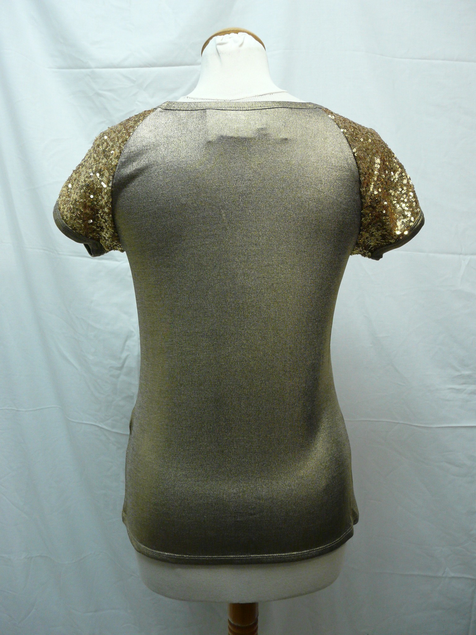 Voir photo 2 de HF388 - Top doré à sequins - Vero Moda - Taille M HF388 - Top doré à sequins - Vero Moda - Taille M Parfait état reconditionné photo 2