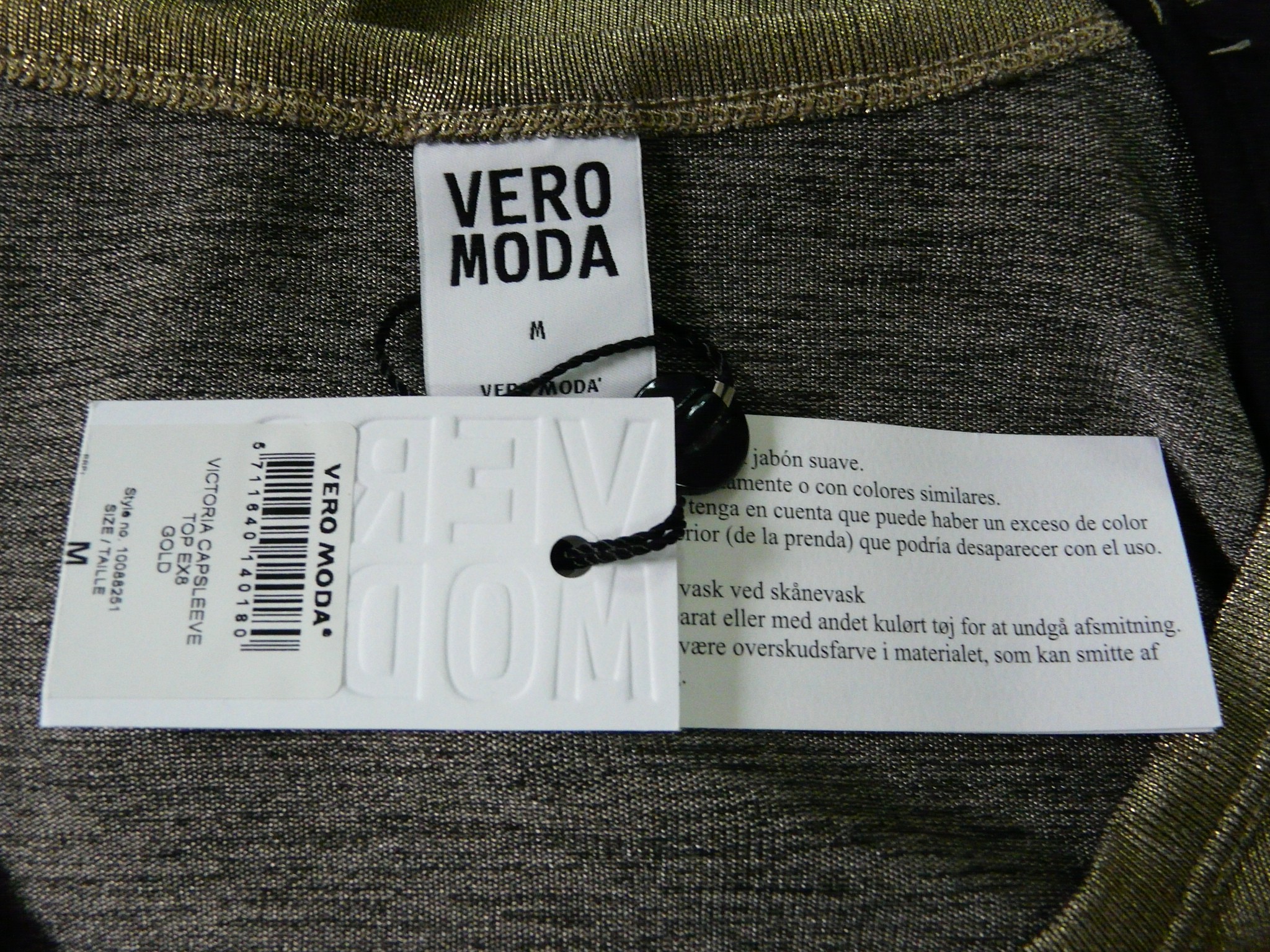 Voir photo 9 de HF388 - Top doré à sequins - Vero Moda - Taille M HF388 - Top doré à sequins - Vero Moda - Taille M Parfait état reconditionné photo 9