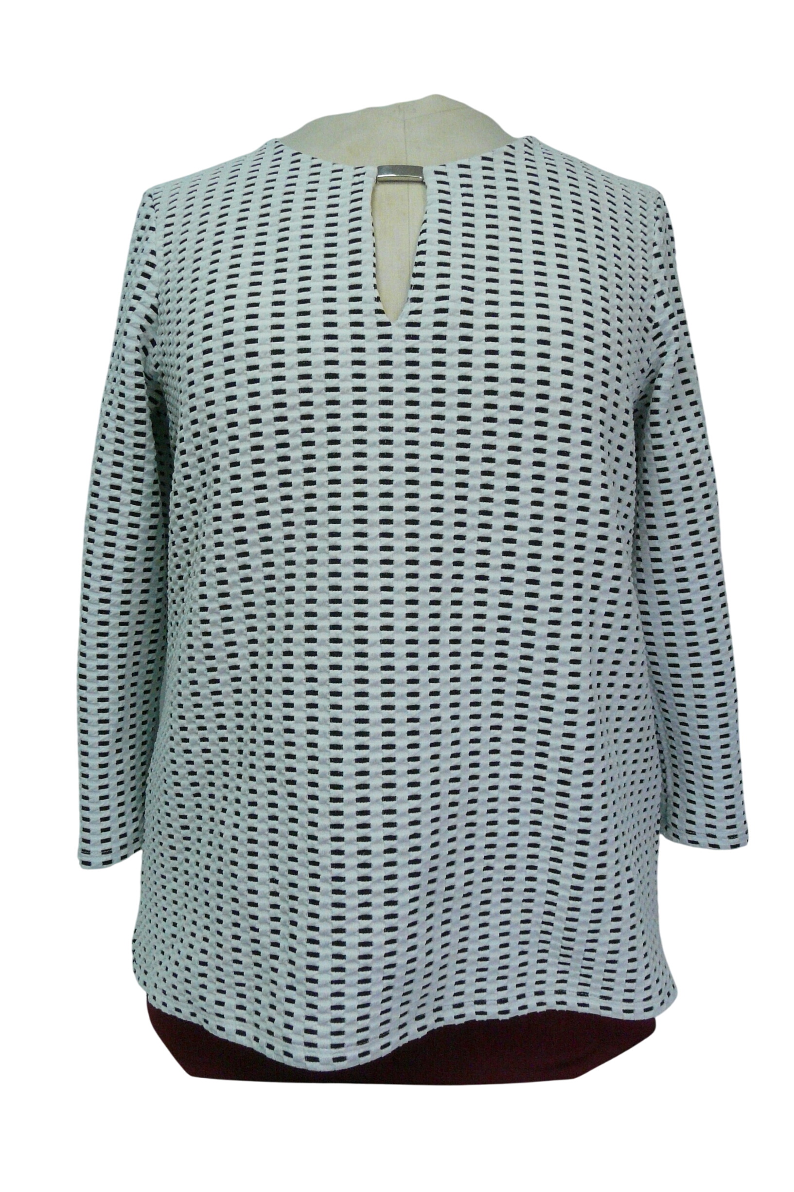 HF408 - Pull fin graphique - Phildar - Taille XL Parfait état - 10,00 € HF408 - Pull fin graphique - Phildar - Taille XL Parfait état reconditionné disponible sur Label Emmaüs