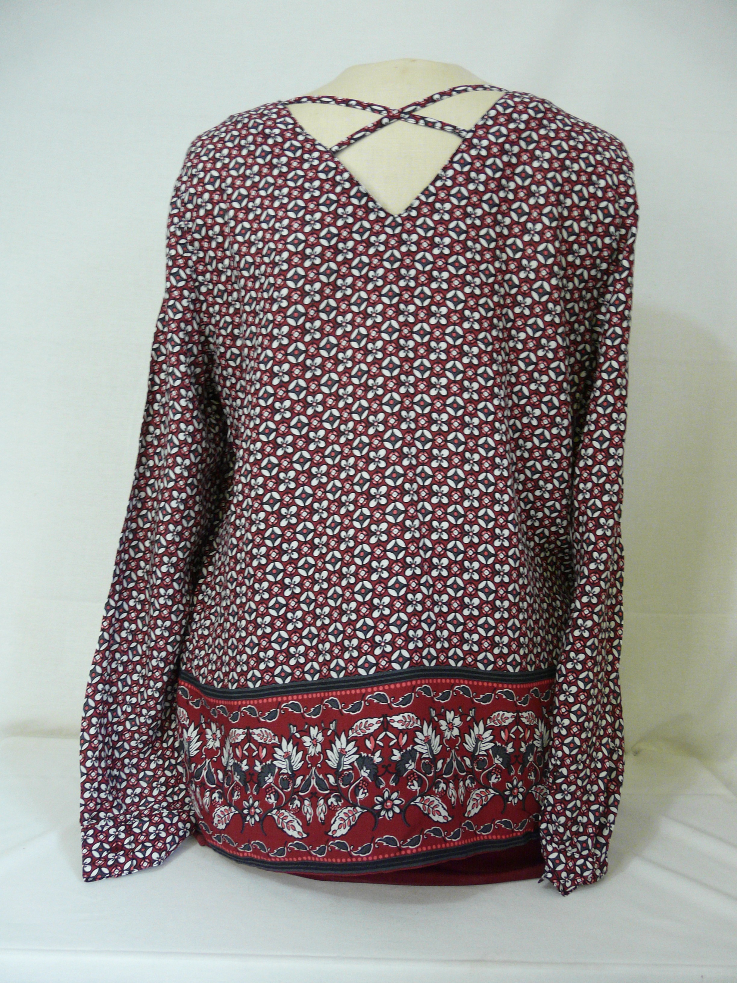 Voir photo 2 de HF412 - Blouse légère à motifs - Camaïeu - Taille 44 HF412 - Blouse légère à motifs - Camaïeu - Taille 44 Parfait état reconditionné photo 2