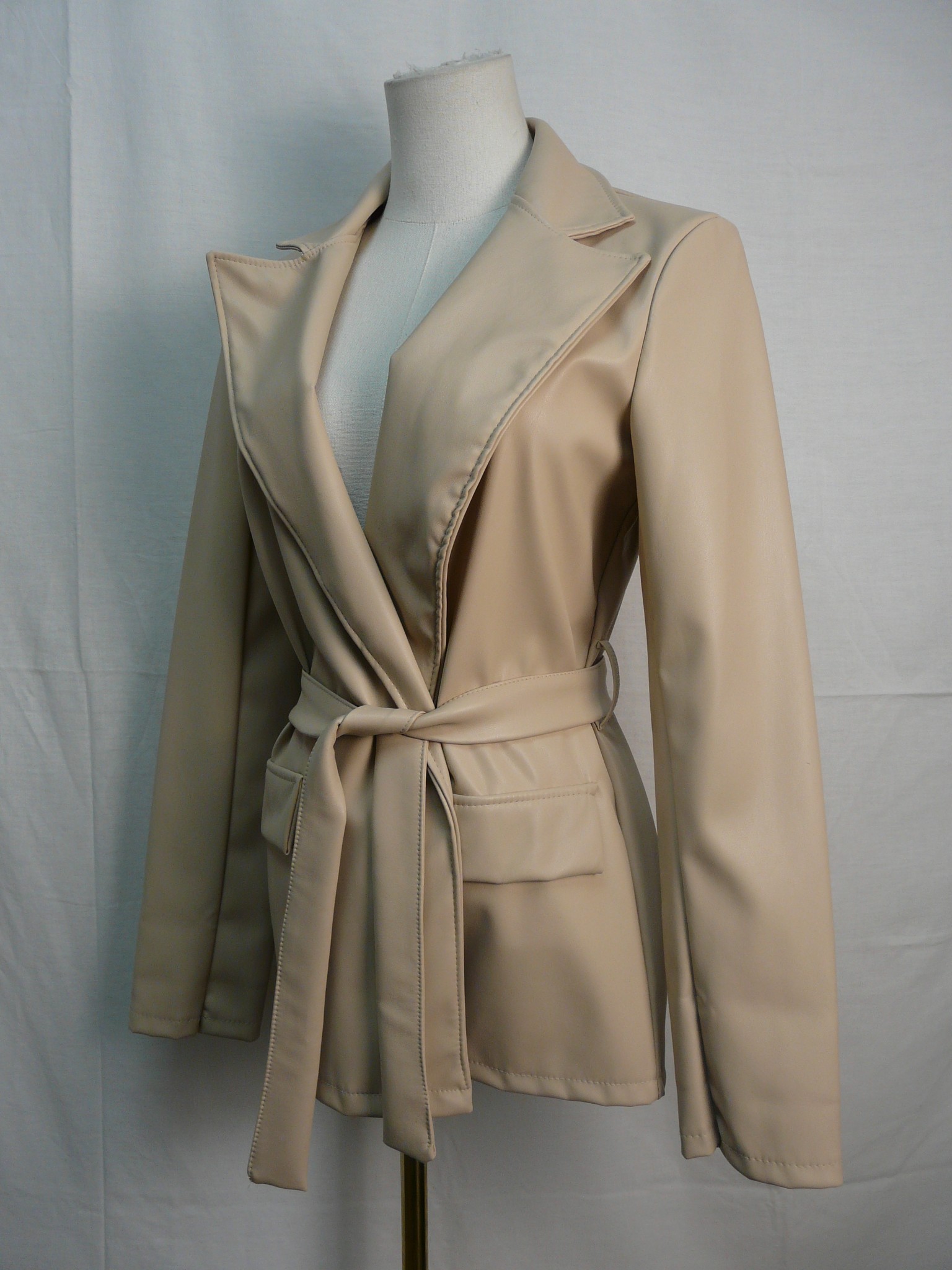 Voir photo 3 de HF434 - Veste en simili cuir - Made in Italy - Taille Unique (M) HF434 - Veste en simili cuir - Made in Italy - Taille Unique (M) Très bon état reconditionné photo 3