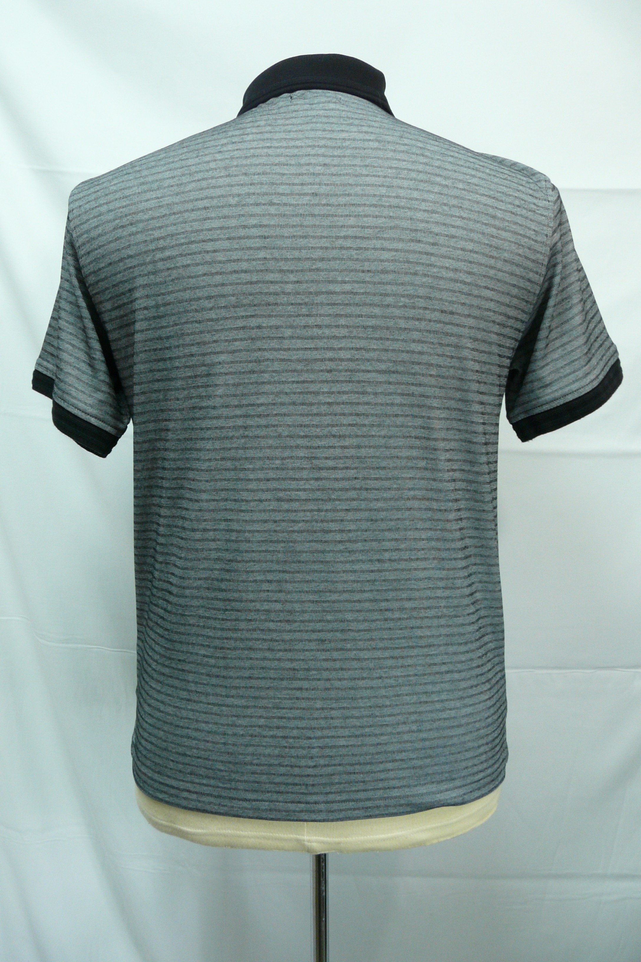 Voir photo 2 de HO111 - Polo rayé - Mise au Green - Taille S HO111 - Polo rayé - Mise au Green - Taille S Très bon état reconditionné photo 2