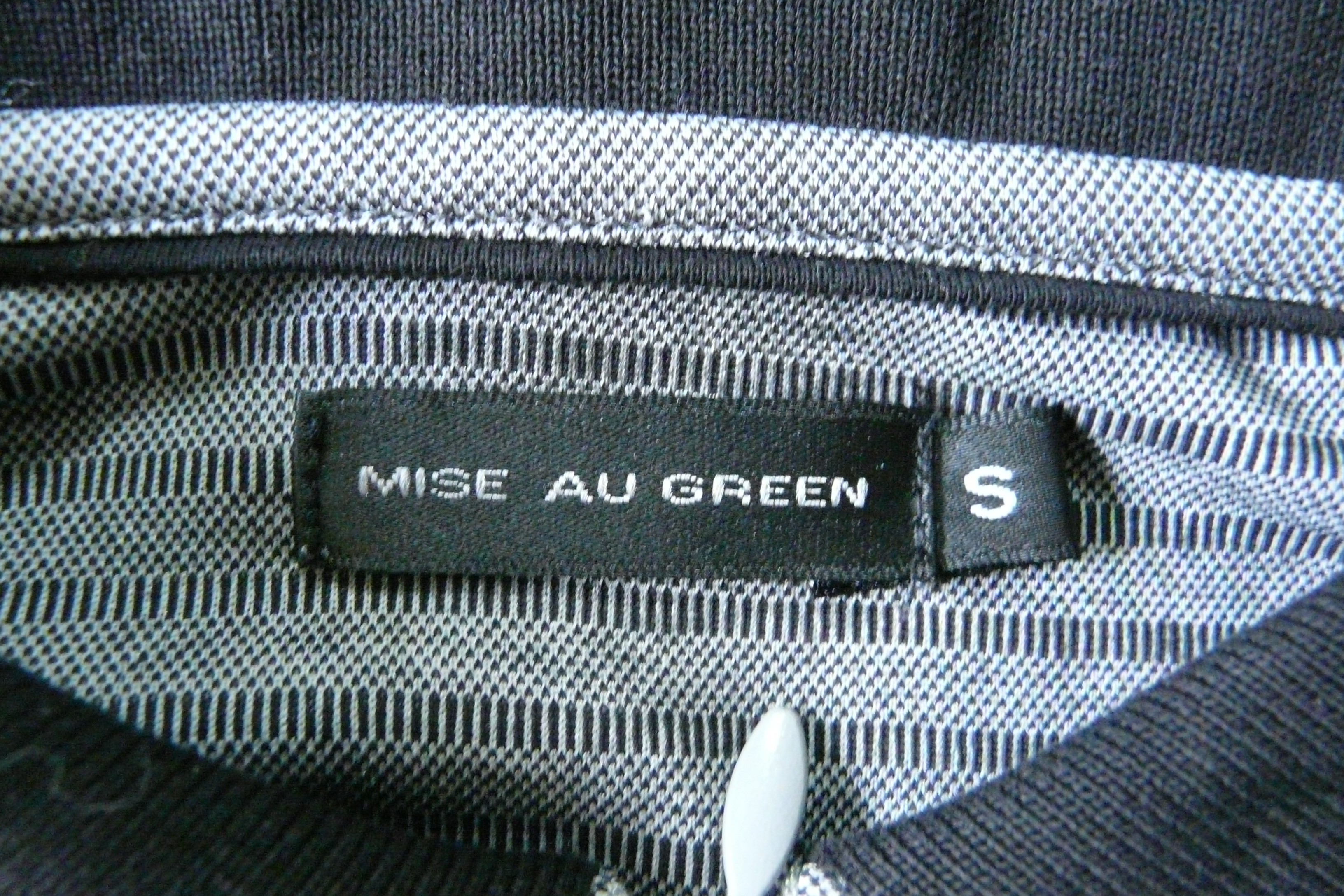 Voir photo 7 de HO111 - Polo rayé - Mise au Green - Taille S HO111 - Polo rayé - Mise au Green - Taille S Très bon état reconditionné photo 7