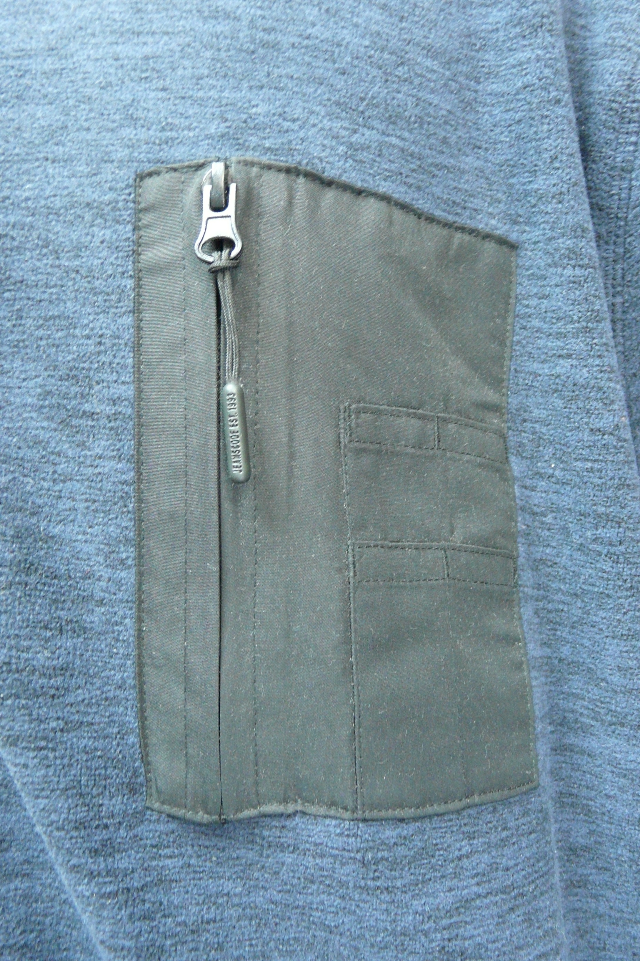 Voir photo 5 de HO117 - Gilet polaire - Indicode - Taille 2XL HO117 - Gilet polaire - Indicode - Taille 2XL Parfait état reconditionné photo 5