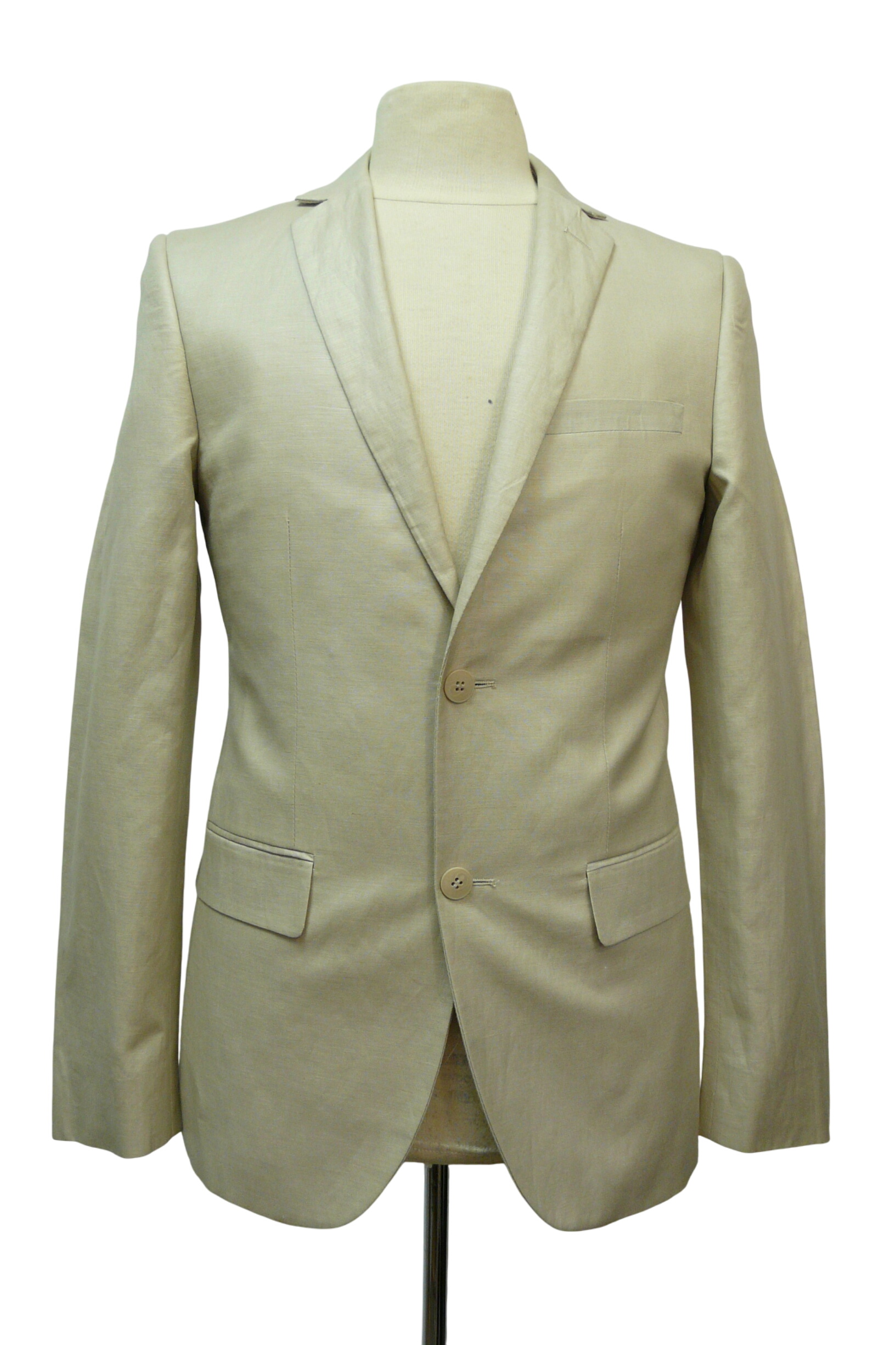 Acheter HO17 - Veste en lin mélangé - Sergio Vitti - Taille 48 (M) Très bon état - 11,00 € HO17 - Veste en lin mélangé - Sergio Vitti - Taille 48 (M) Très bon état reconditionné disponible sur Label Emmaüs