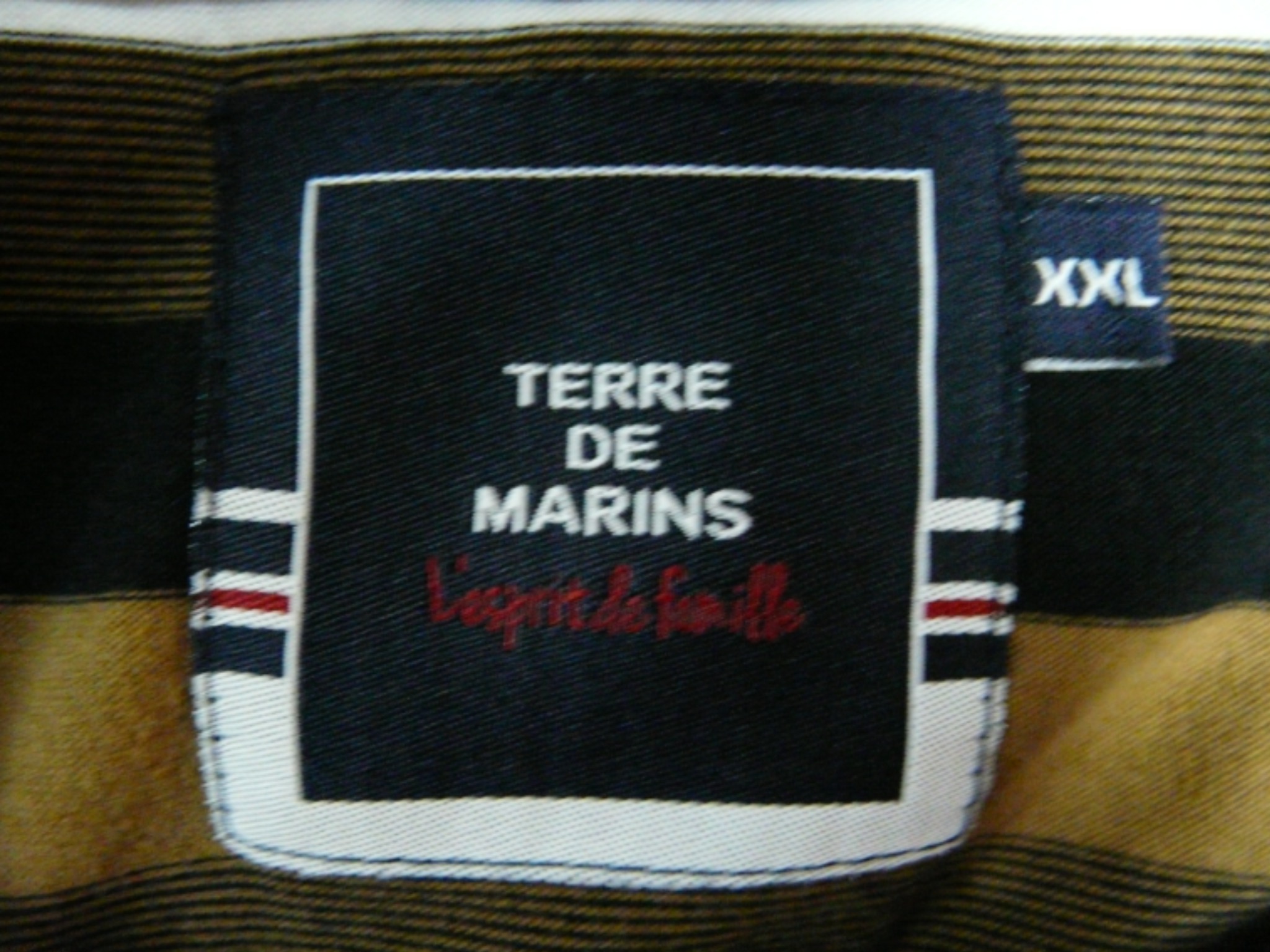 Voir photo 6 de HO263 - Pull polo - Terre de marins "l'esprit de famille" - Taille XXL HO263 - Pull polo - Terre de marins "l'esprit de famille" - Taille XXL Très bon état reconditionné photo 6