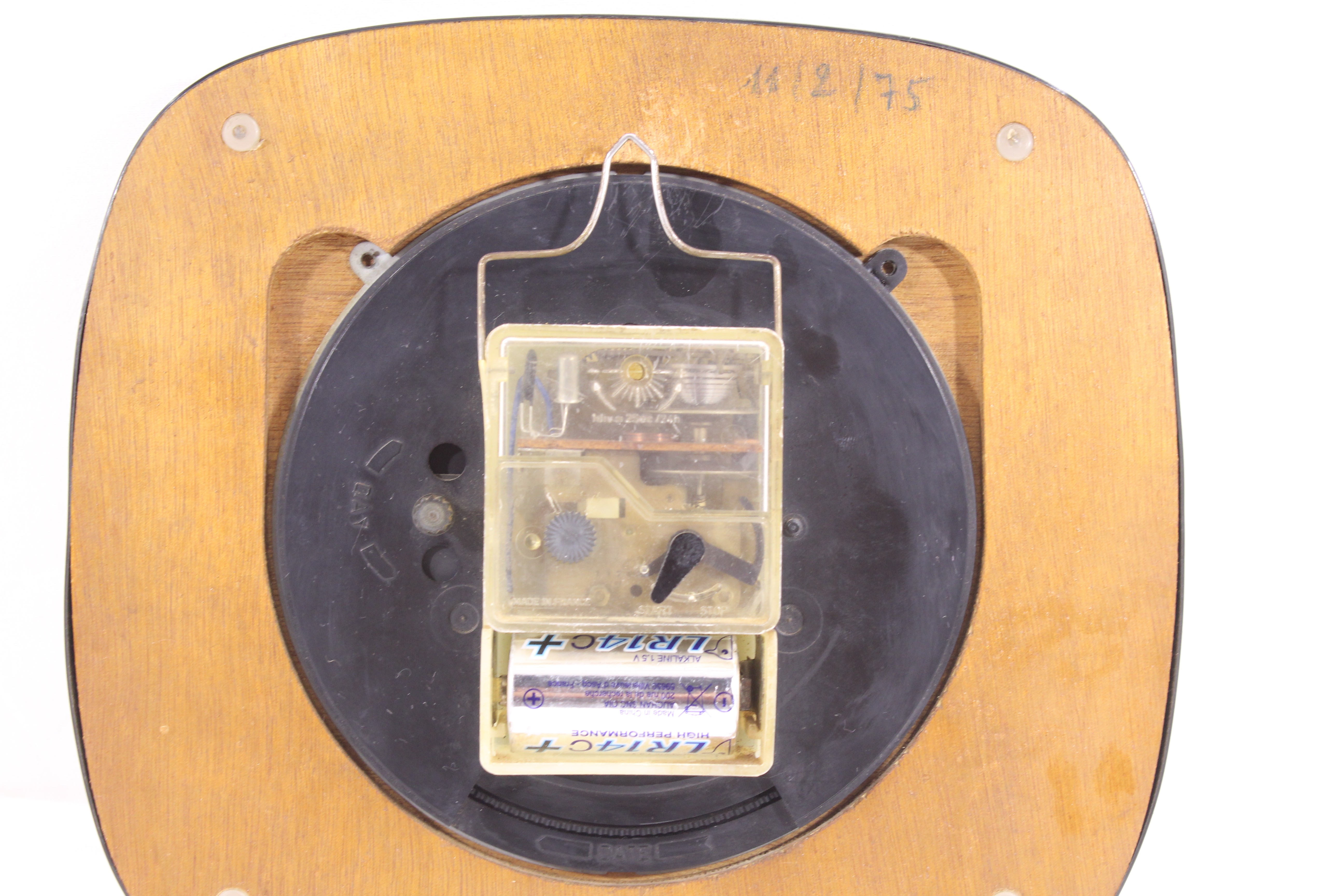 Voir photo 4 de Horloge murale en formica vintage / Transistor - Vedette Horloge murale en formica vintage / Transistor - Vedette Bon état reconditionné photo 4
