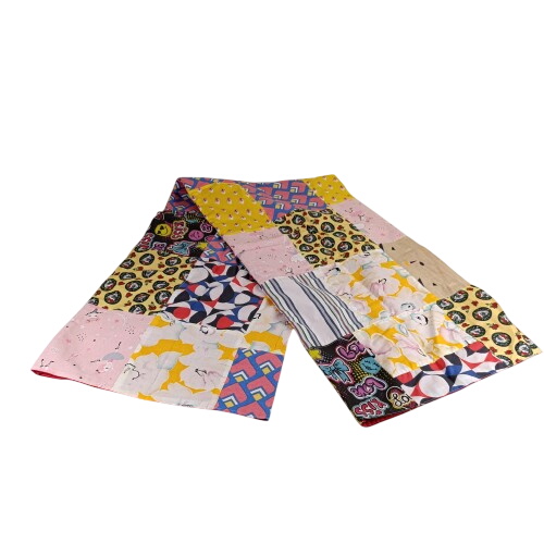 Acheter Housse de traversin en Patchwork de tissus colorés et variés - 10,00 € Housse de traversin en Patchwork de tissus colorés et variés reconditionné disponible sur Label Emmaüs