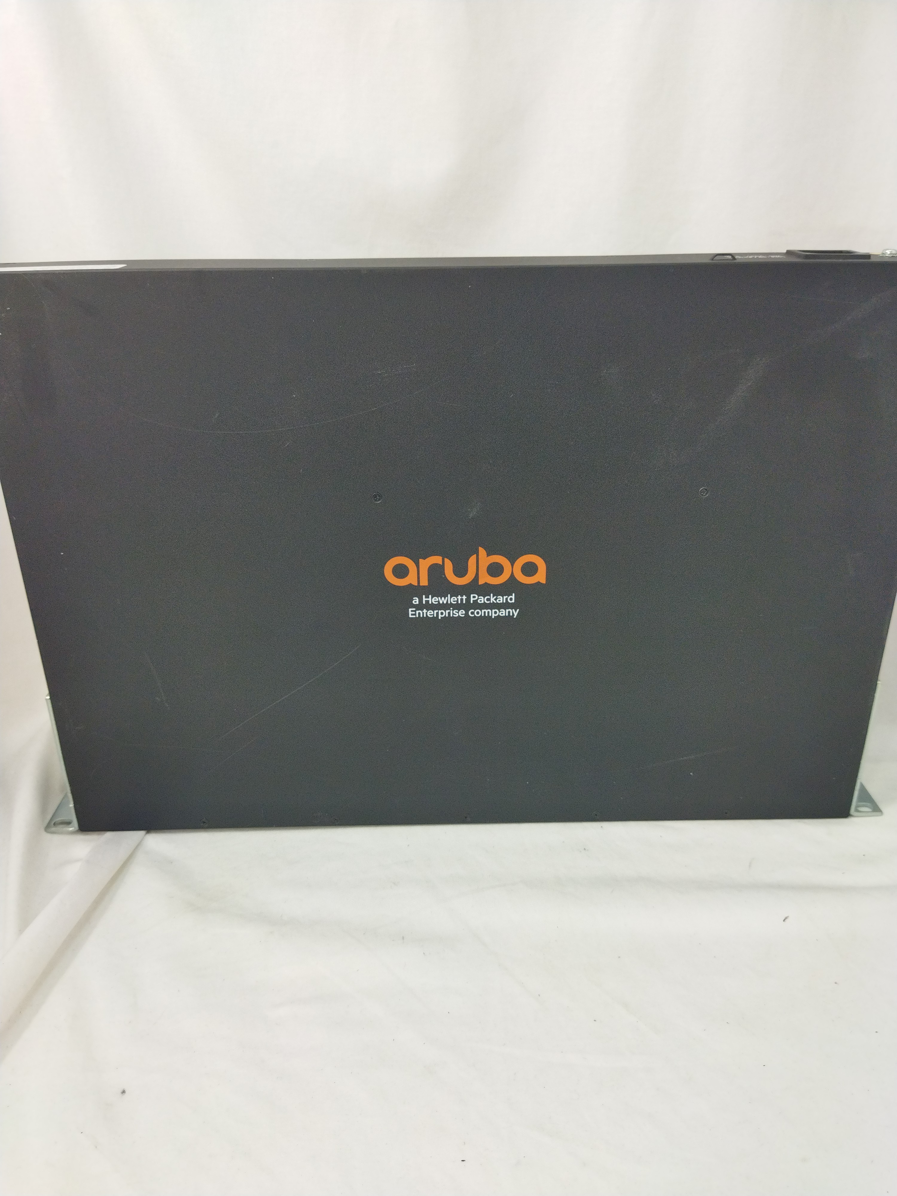 Voir photo 2 de HP Aruba 2930F 48G PoE+ 4SFP+ - commutateur (switch) - 48 ports - HP Aruba 2930F 48G PoE+ 4SFP+ - commutateur (switch) - 48 ports - très bon état reconditionné photo 2