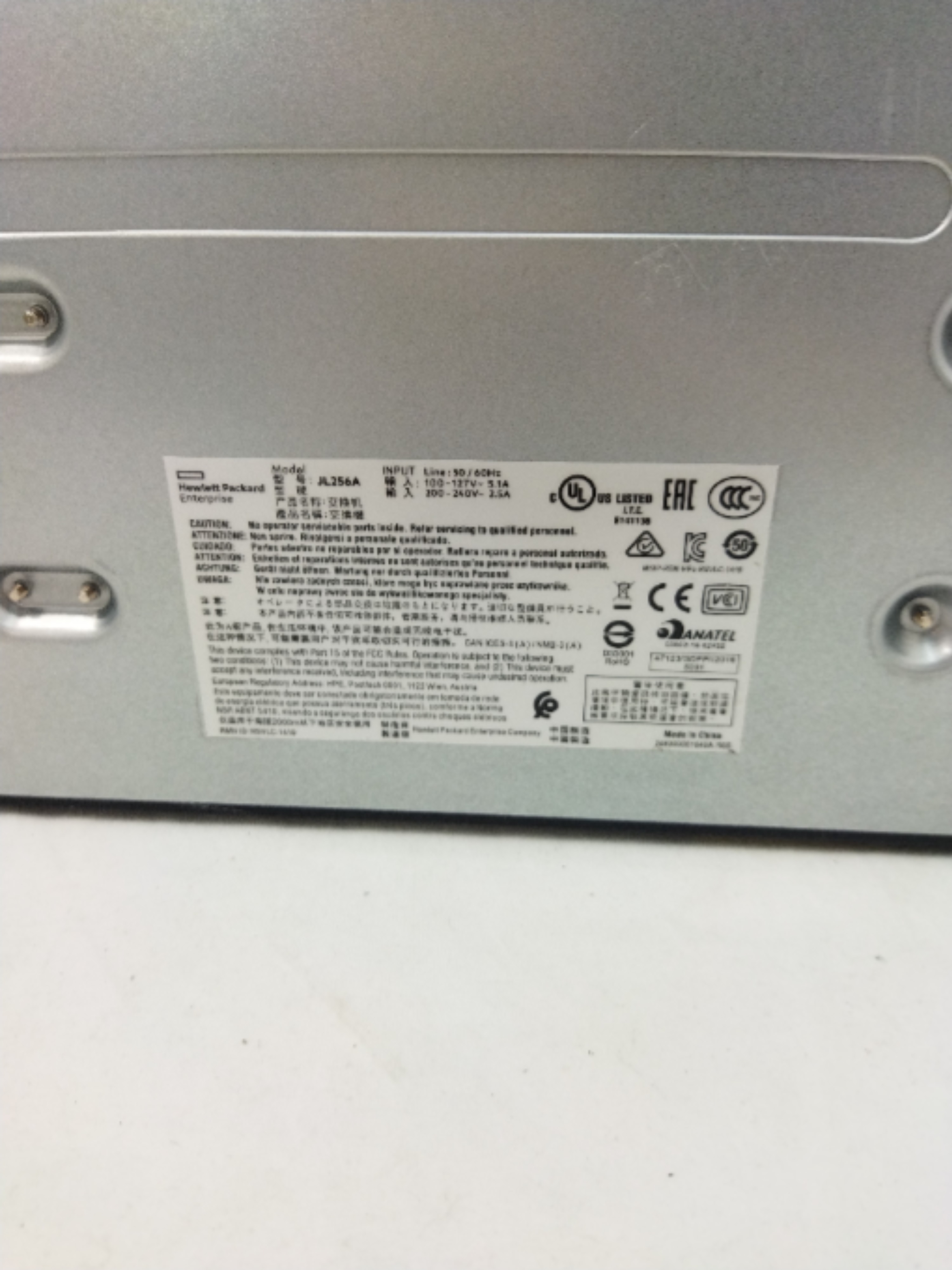 Voir photo 4 de HP Aruba 2930F 48G PoE+ 4SFP+ - commutateur (switch) - 48 ports - HP Aruba 2930F 48G PoE+ 4SFP+ - commutateur (switch) - 48 ports - très bon état reconditionné photo 4