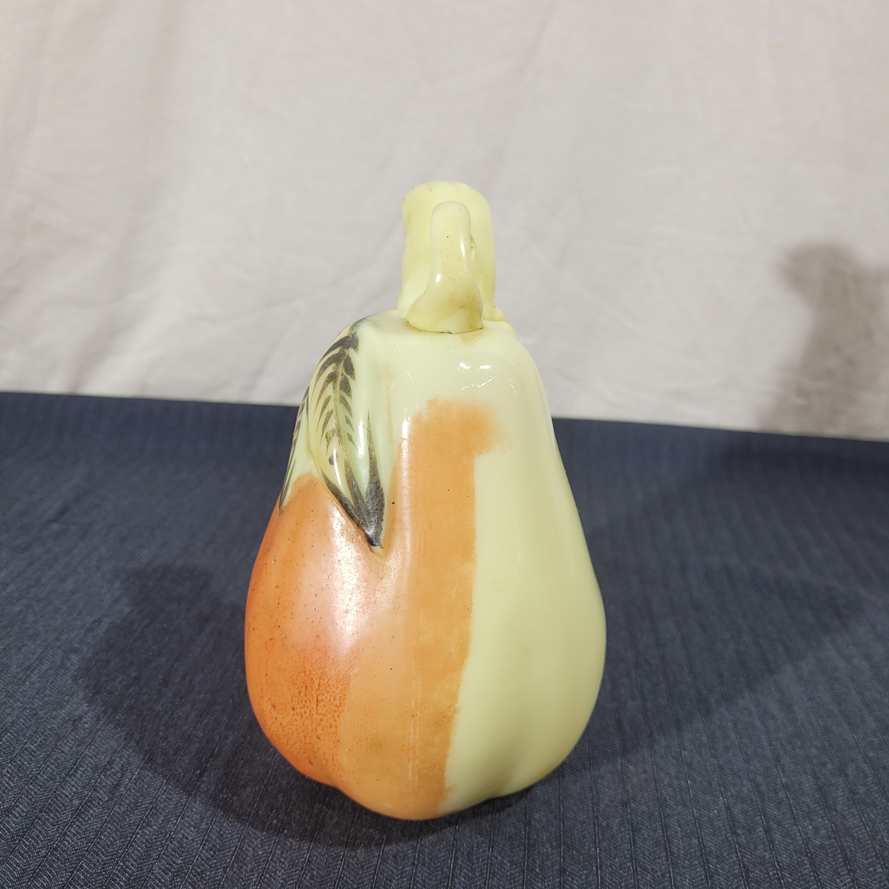 Voir photo 3 de Huilier "poire" en opaline jaune OURALINE - XIXe siècle Huilier "poire" en opaline jaune OURALINE - XIXe siècle Très bon état reconditionné photo 3