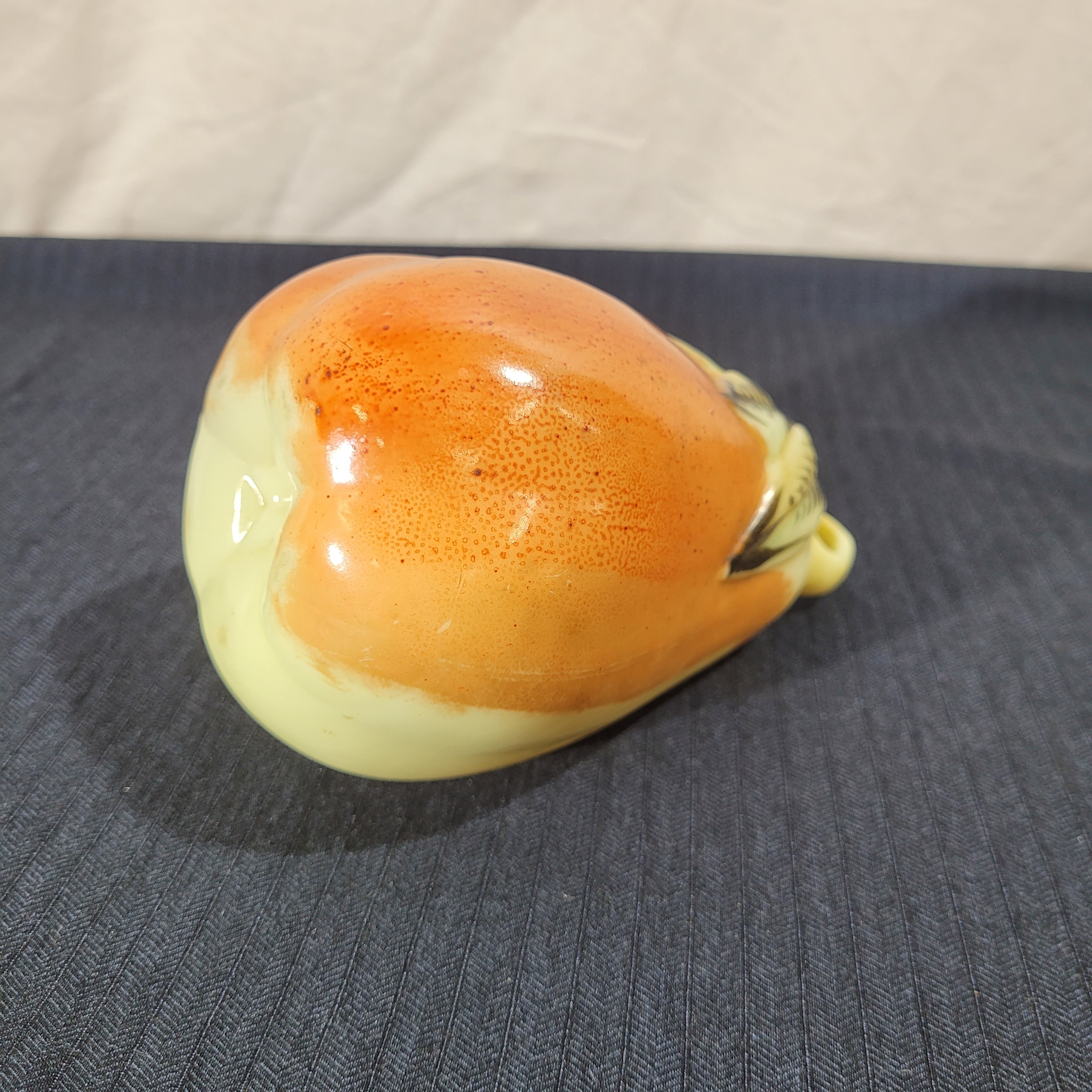 Voir photo 4 de Huilier "poire" en opaline jaune OURALINE - XIXe siècle Huilier "poire" en opaline jaune OURALINE - XIXe siècle Très bon état reconditionné photo 4