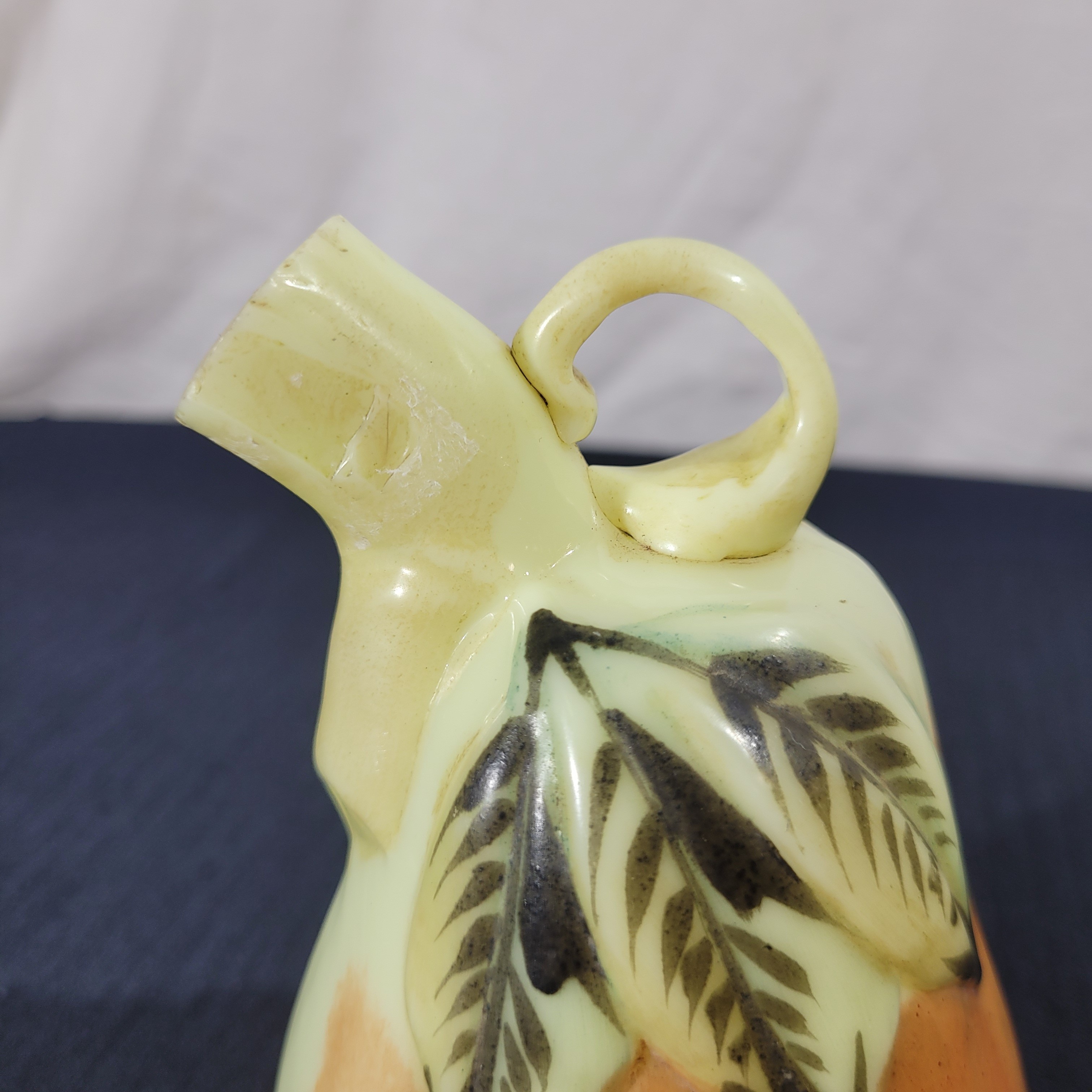 Voir photo 9 de Huilier "poire" en opaline jaune OURALINE - XIXe siècle Huilier "poire" en opaline jaune OURALINE - XIXe siècle Très bon état reconditionné photo 9