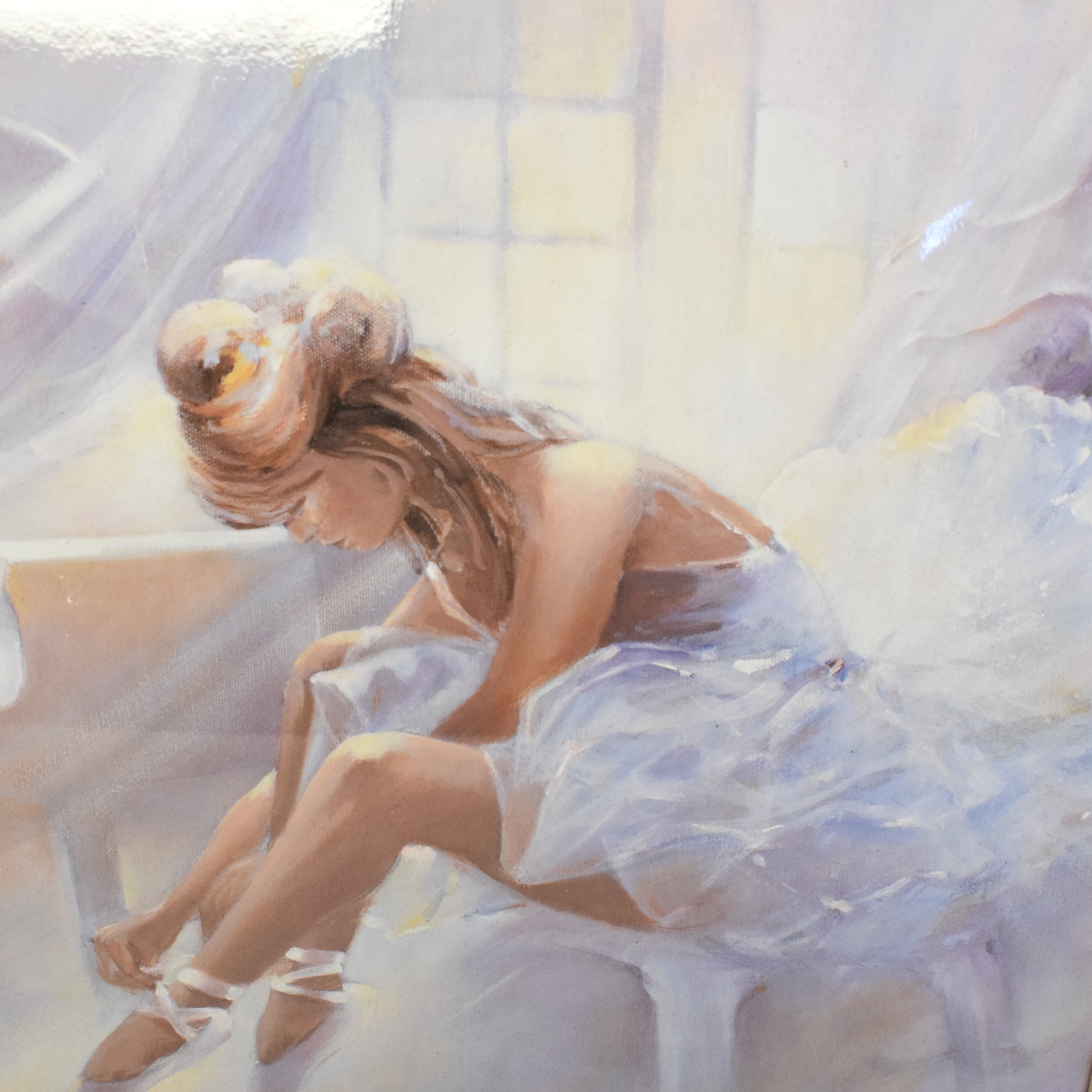 Voir photo 2 de Impression sur plaque plastique bombée encadrée représentant une ballerine à l'habillement Impression sur plaque plastique bombée encadrée représentant une ballerine à l'habillement Très bon état reconditionné photo 2