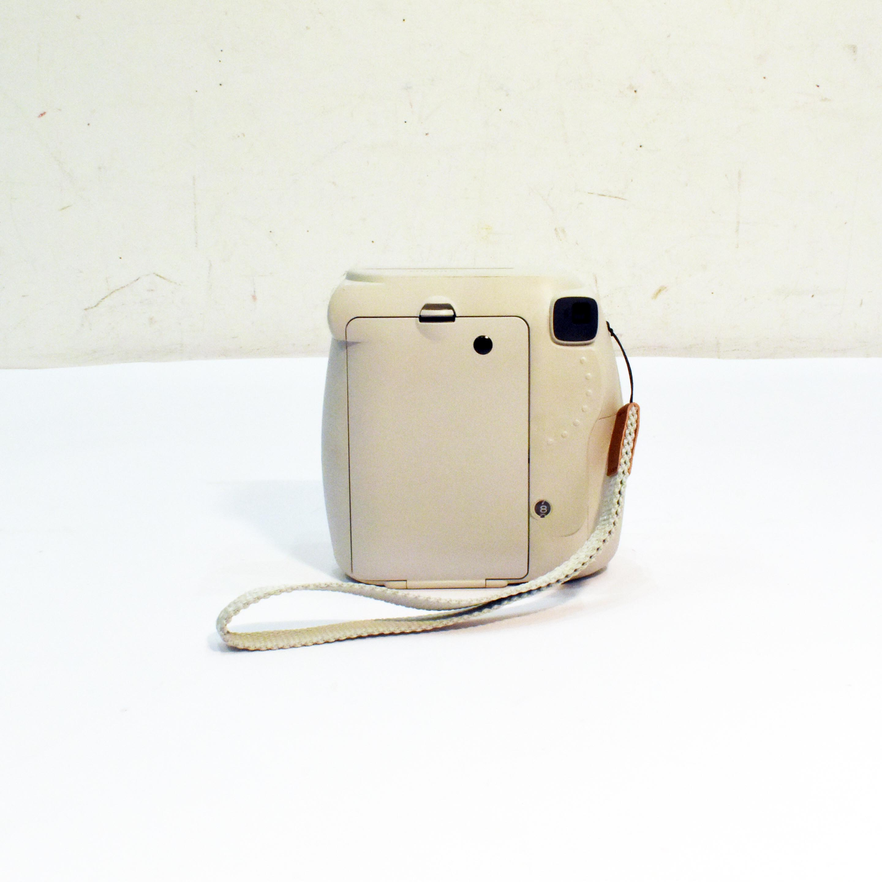 Voir photo 4 de Instax® Mini 9 - Fujifilm™ - Smoky White Instax® Mini 9 - Fujifilm™ - Smoky White Bon état reconditionné photo 4