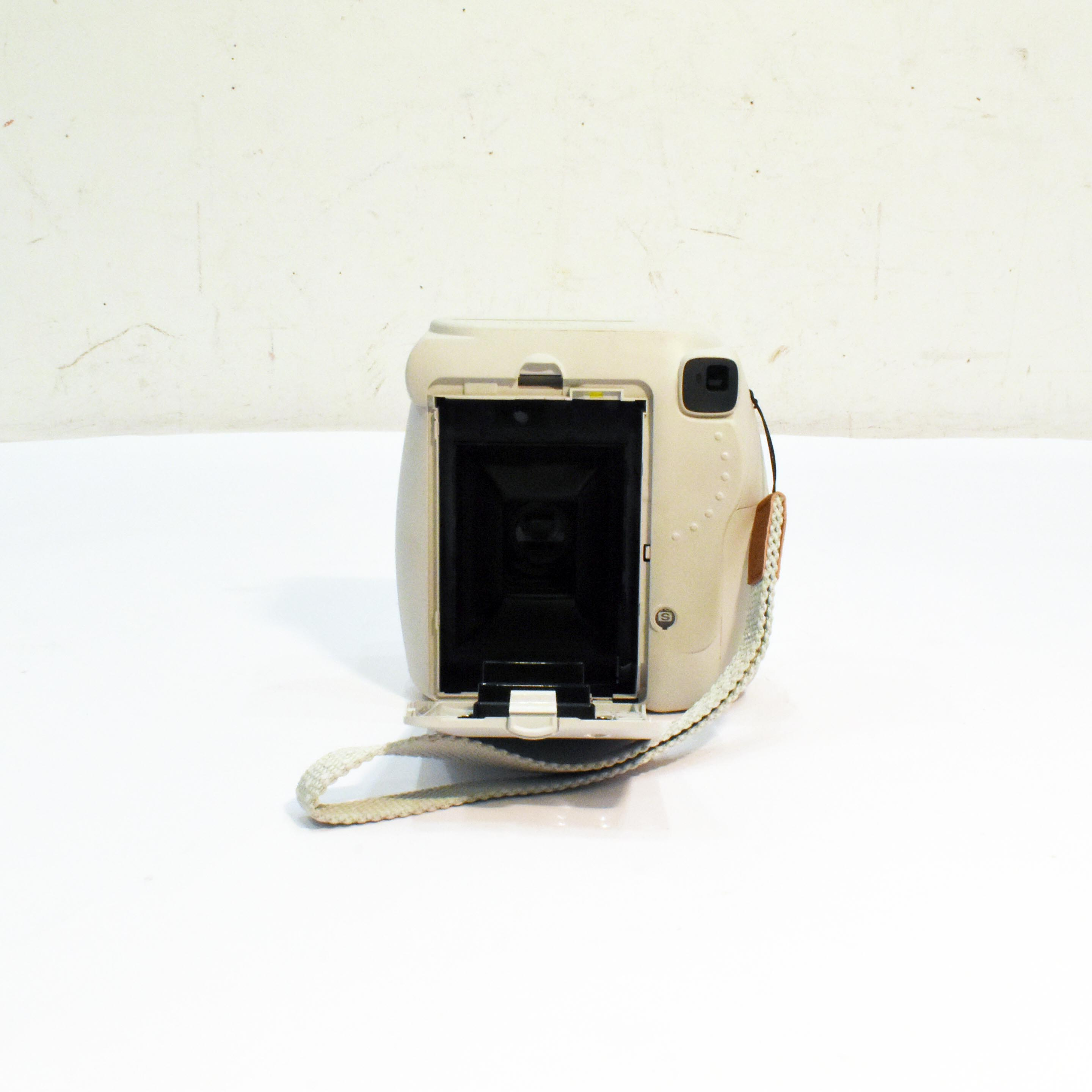 Voir photo 5 de Instax® Mini 9 - Fujifilm™ - Smoky White Instax® Mini 9 - Fujifilm™ - Smoky White Bon état reconditionné photo 5