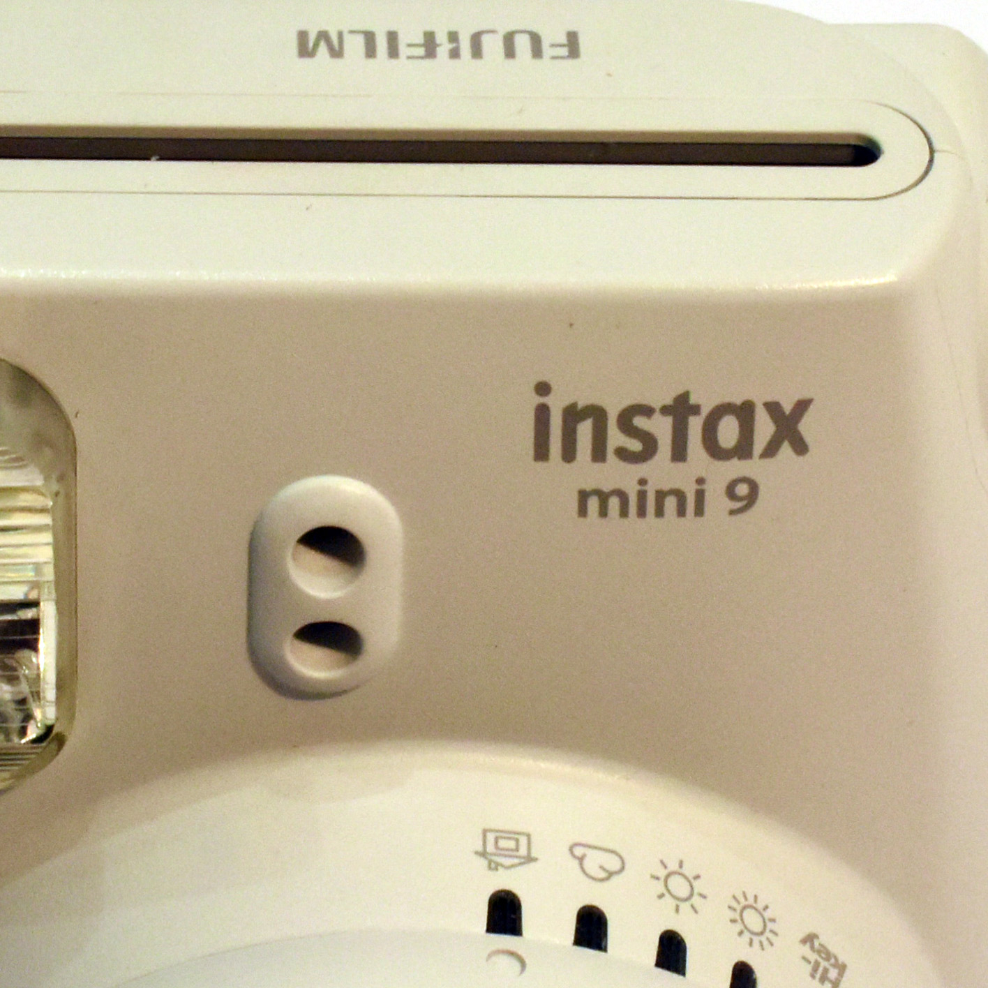 Voir photo 8 de Instax® Mini 9 - Fujifilm™ - Smoky White Instax® Mini 9 - Fujifilm™ - Smoky White Bon état reconditionné photo 8