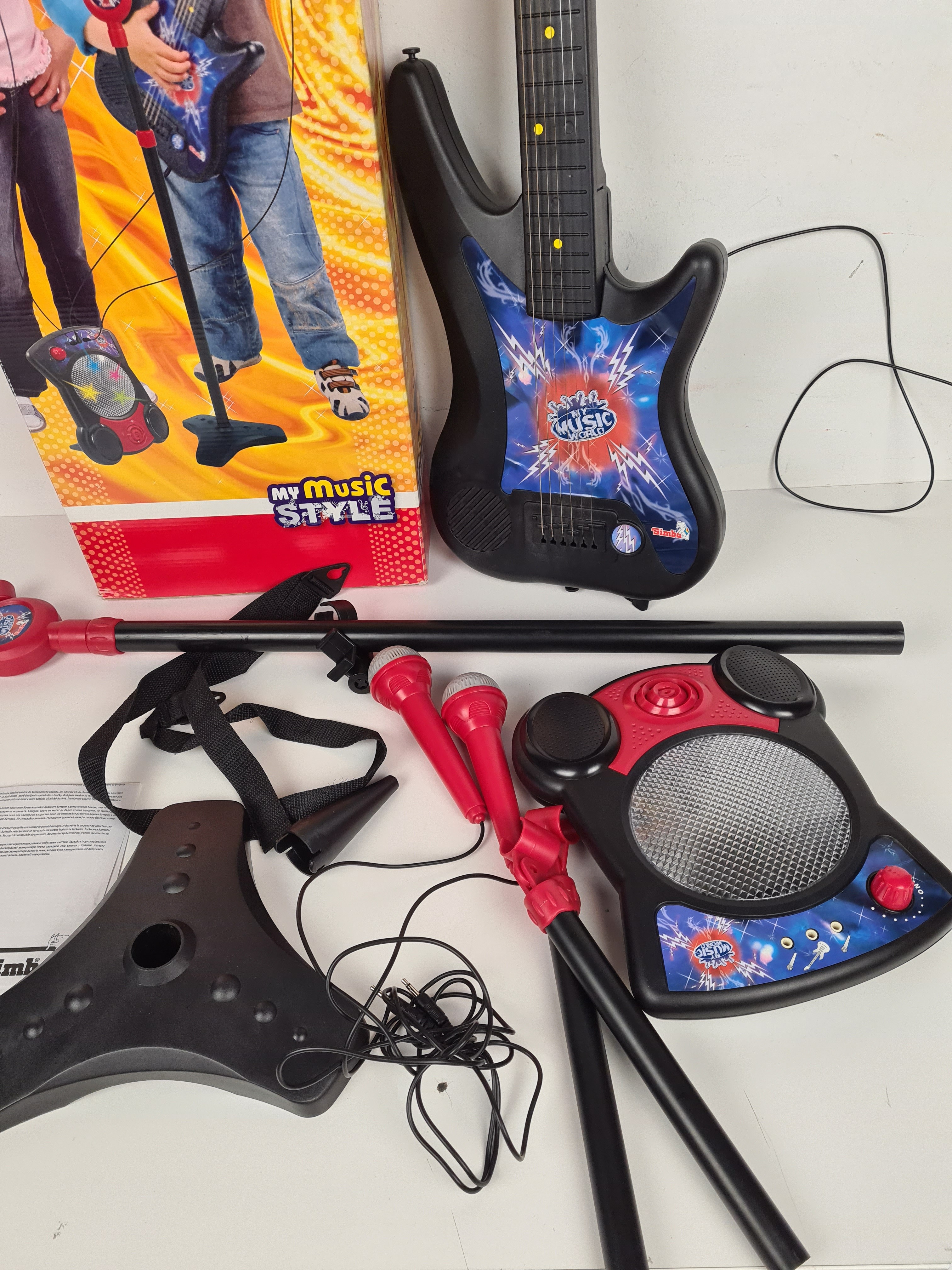 Voir photo 6 de Instrument de musique - My music style - Guitare avec amplificateur et micro twin Instrument de musique - My music style - Guitare avec amplificateur et micro twin Très bon état reconditionné photo 6