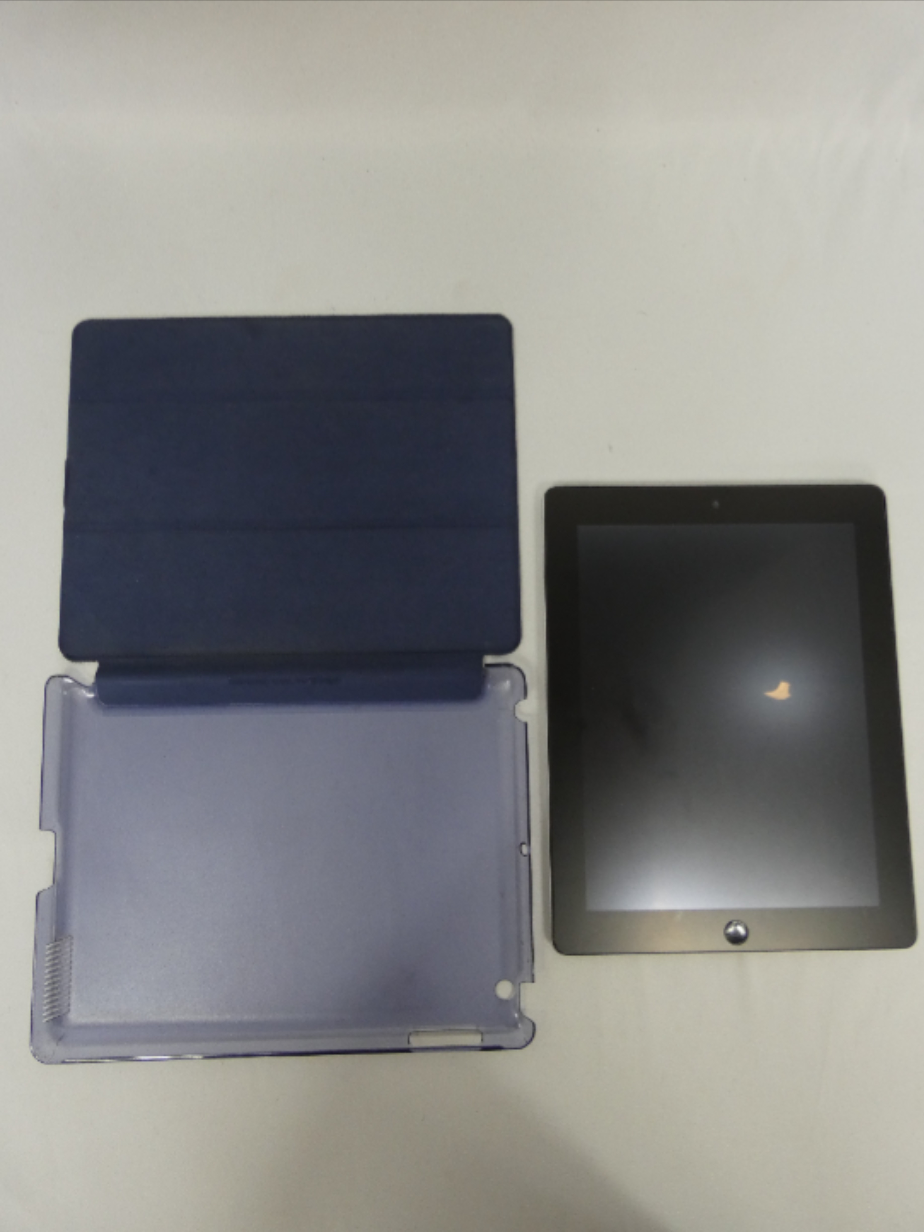 Voir photo 2 de IPad 2 32 GB Wi-Fi modèle A1395 de chez APPLE IPad 2 32 GB Wi-Fi modèle A1395 de chez APPLE Très bon état reconditionné photo 2