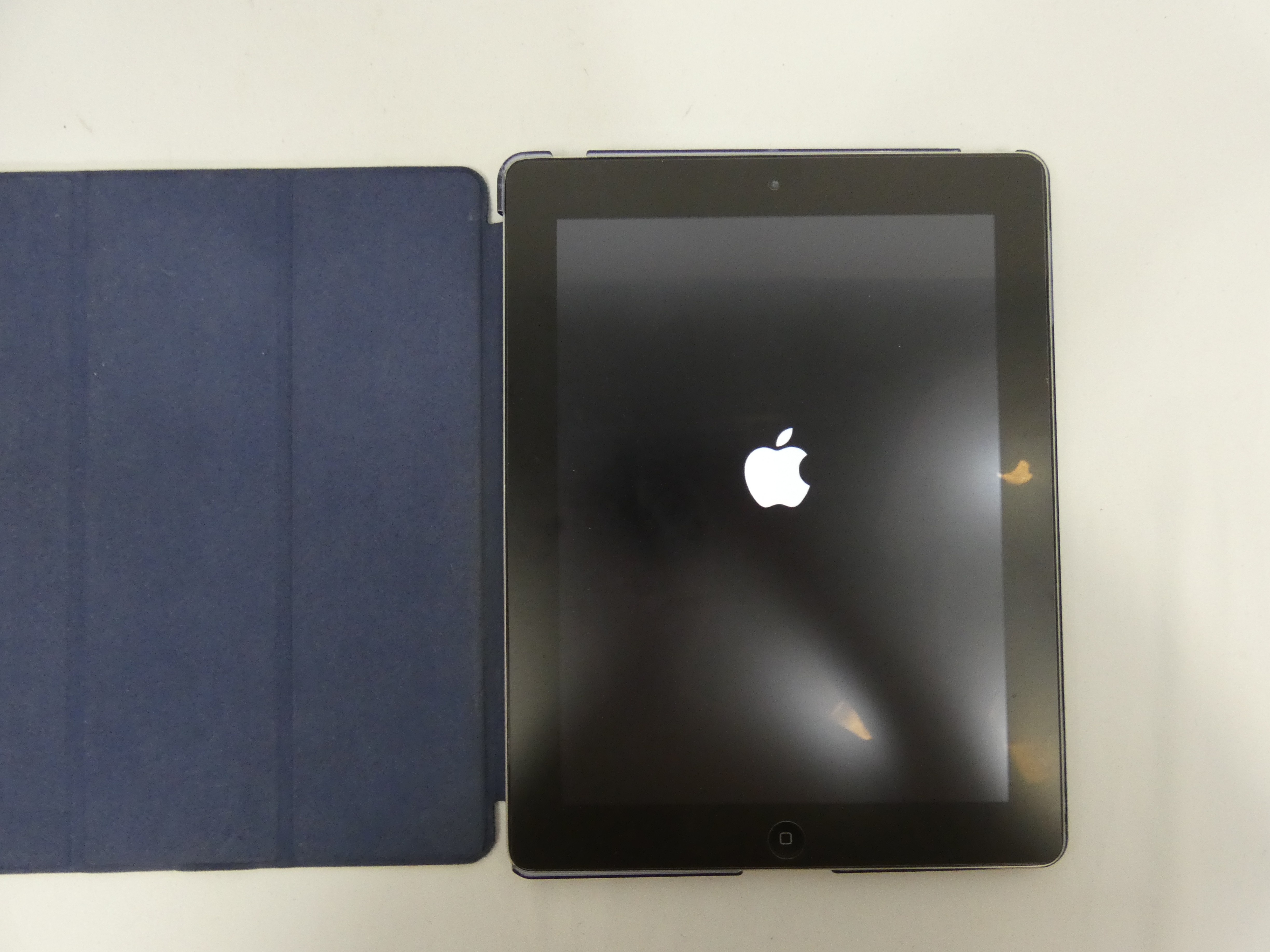 Voir photo 3 de IPad 2 32 GB Wi-Fi modèle A1395 de chez APPLE IPad 2 32 GB Wi-Fi modèle A1395 de chez APPLE Très bon état reconditionné photo 3