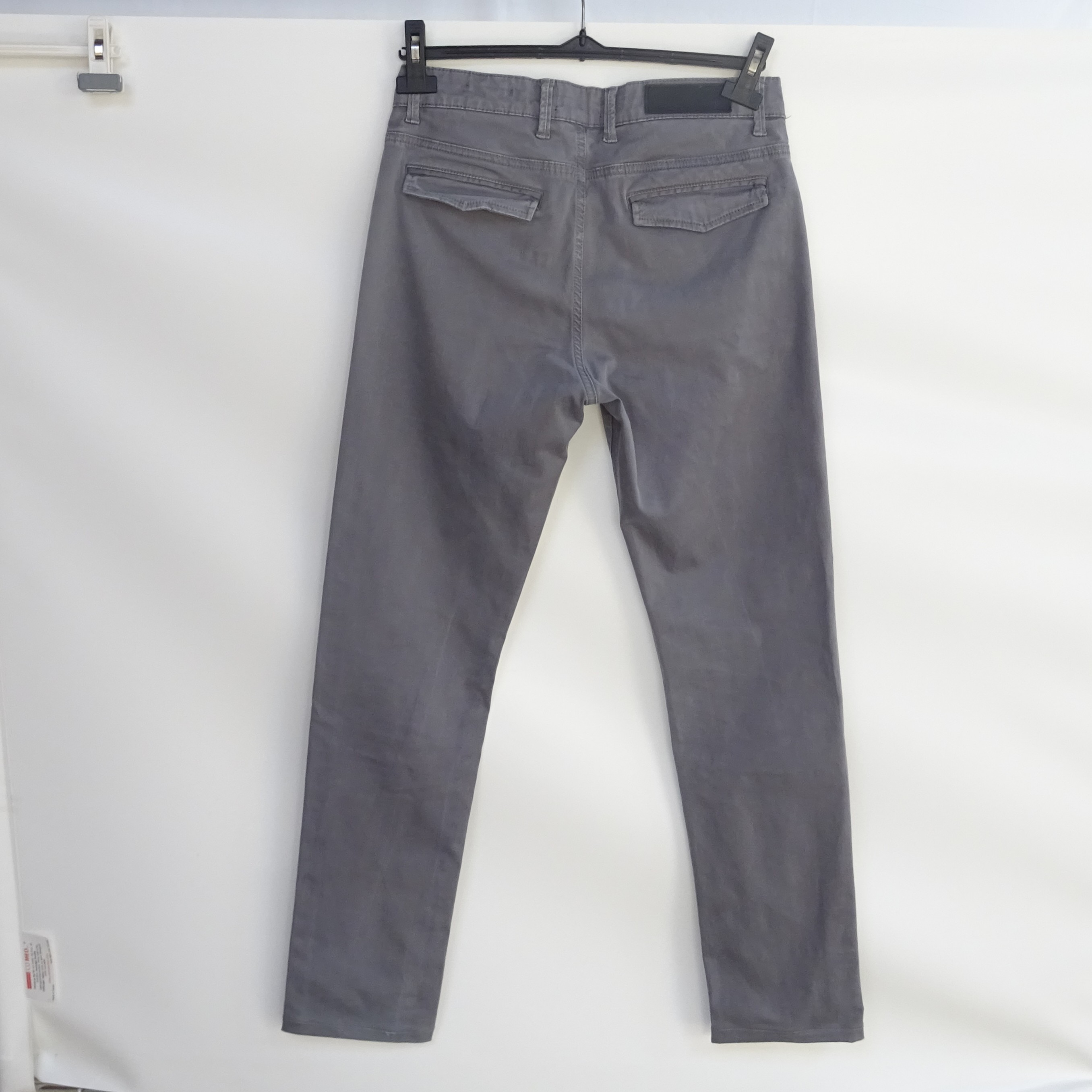 Voir photo 3 de IZAC Pantalon homme taille 40 IZAC Pantalon homme taille 40 Très bon état reconditionné photo 3