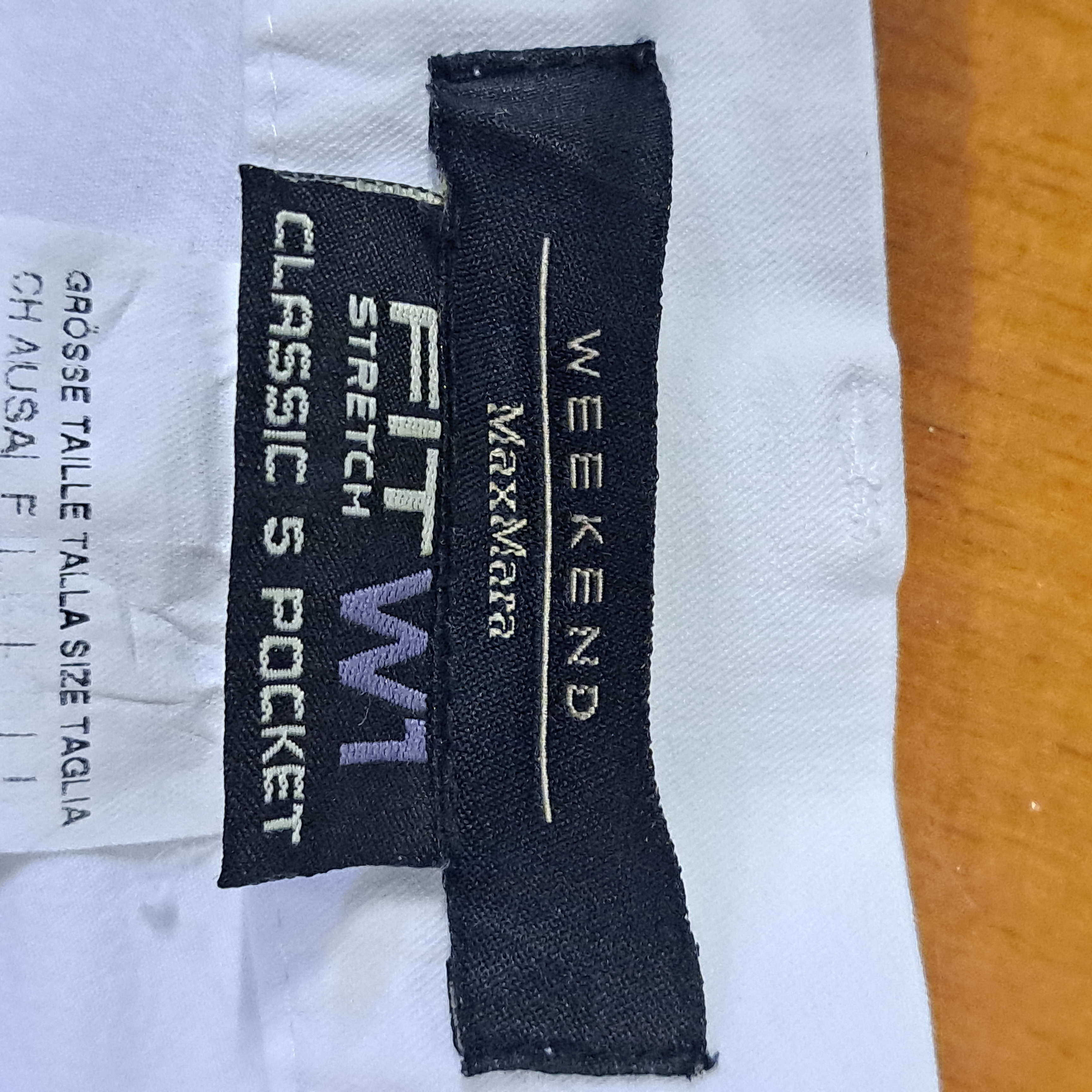 Voir photo 2 de JEAN Blanc de marque "Max Mara" - Taille: 44 JEAN Blanc de marque "Max Mara" - Taille: 44 Bon état reconditionné photo 2