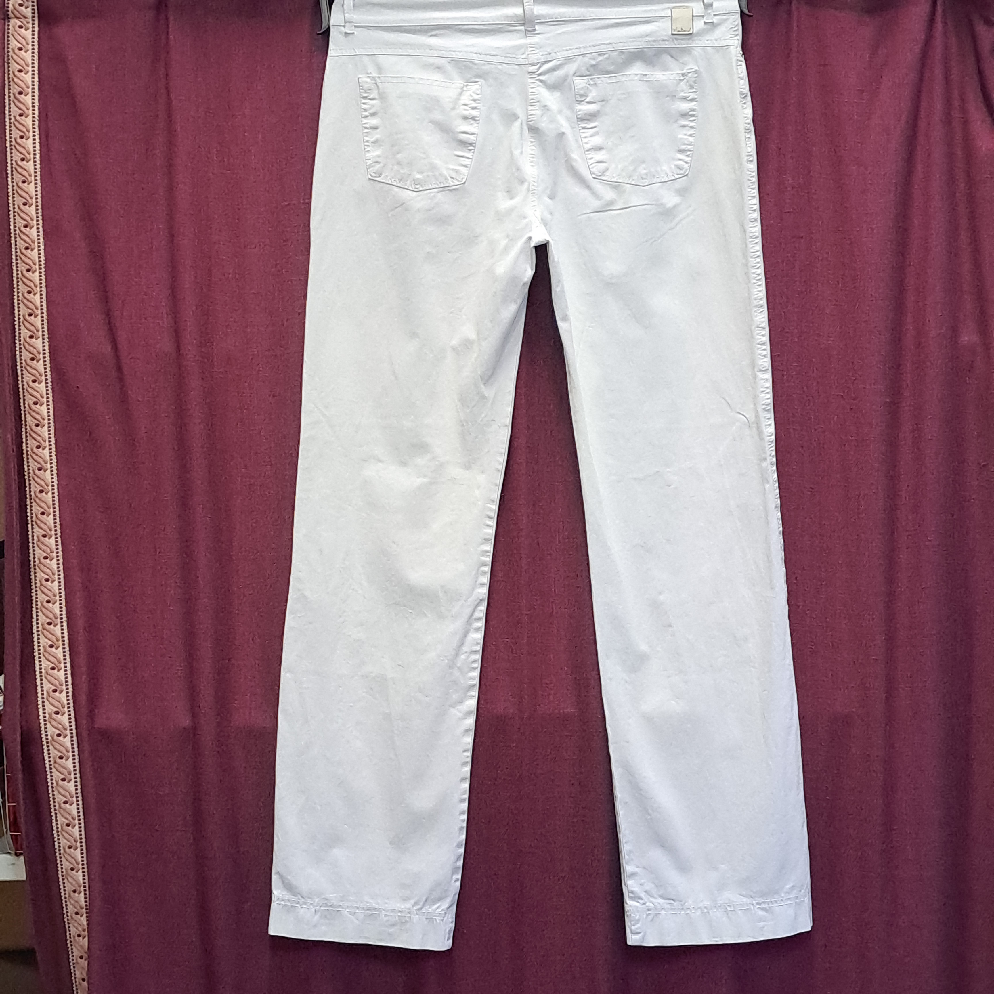 Voir photo 3 de JEAN Blanc de marque "Max Mara" - Taille: 44 JEAN Blanc de marque "Max Mara" - Taille: 44 Bon état reconditionné photo 3