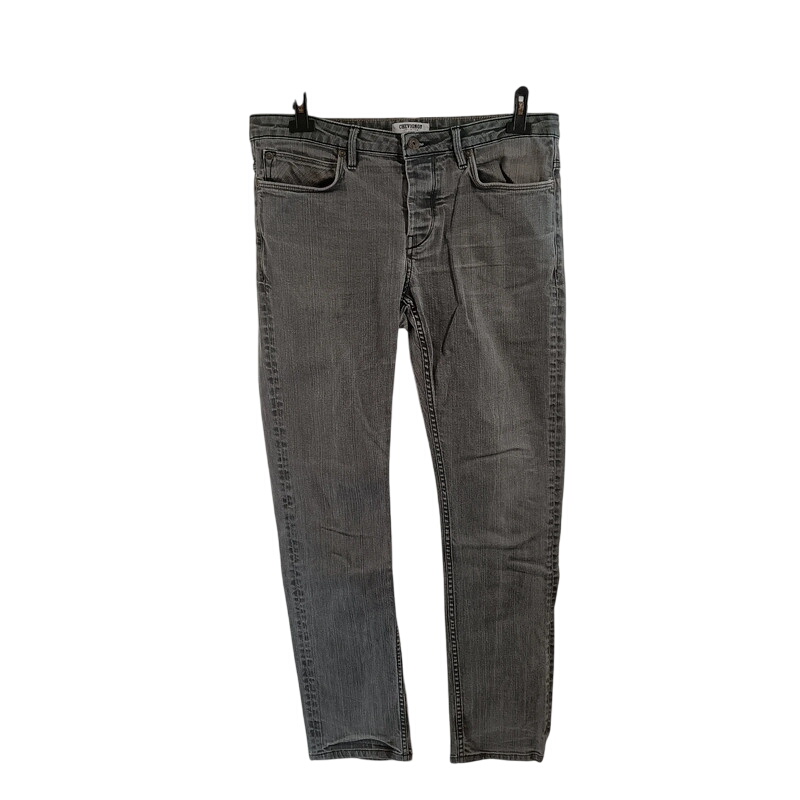 Acheter Jean Chevignon gris délavé tapered homme taille 34 Très bon état - 10,00 € Jean Chevignon gris délavé tapered homme taille 34 Très bon état reconditionné disponible sur Label Emmaüs
