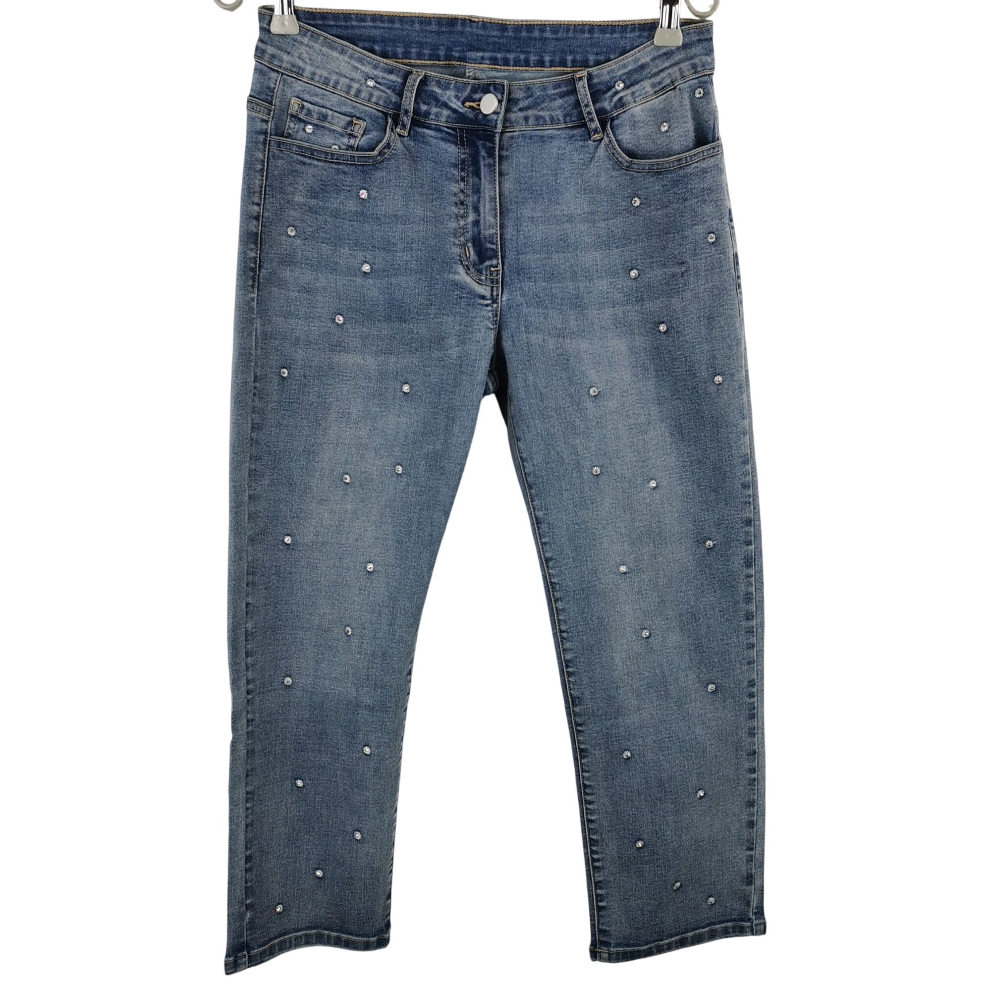 Acheter Jean droit cropped strass – Taille 38 – Bleu denim clair Très bon état - 11,20 € Jean droit cropped strass – Taille 38 – Bleu denim clair Très bon état reconditionné disponible sur Label Emmaüs