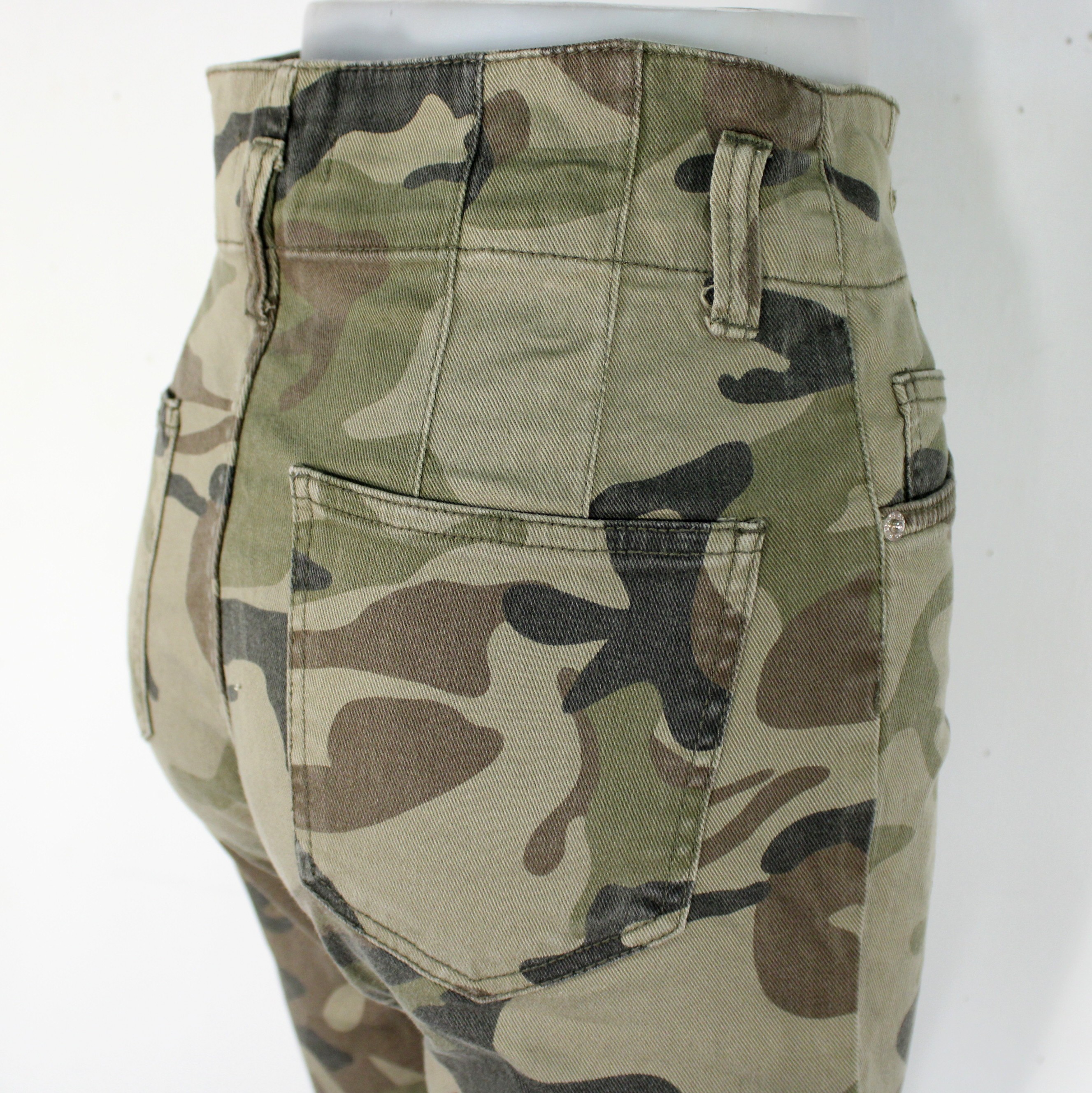 Voir photo 4 de Jean Femme Kaki Militaire BERSHKA Taille 38 Jean Femme Kaki Militaire BERSHKA Taille 38 Très bon état reconditionné photo 4